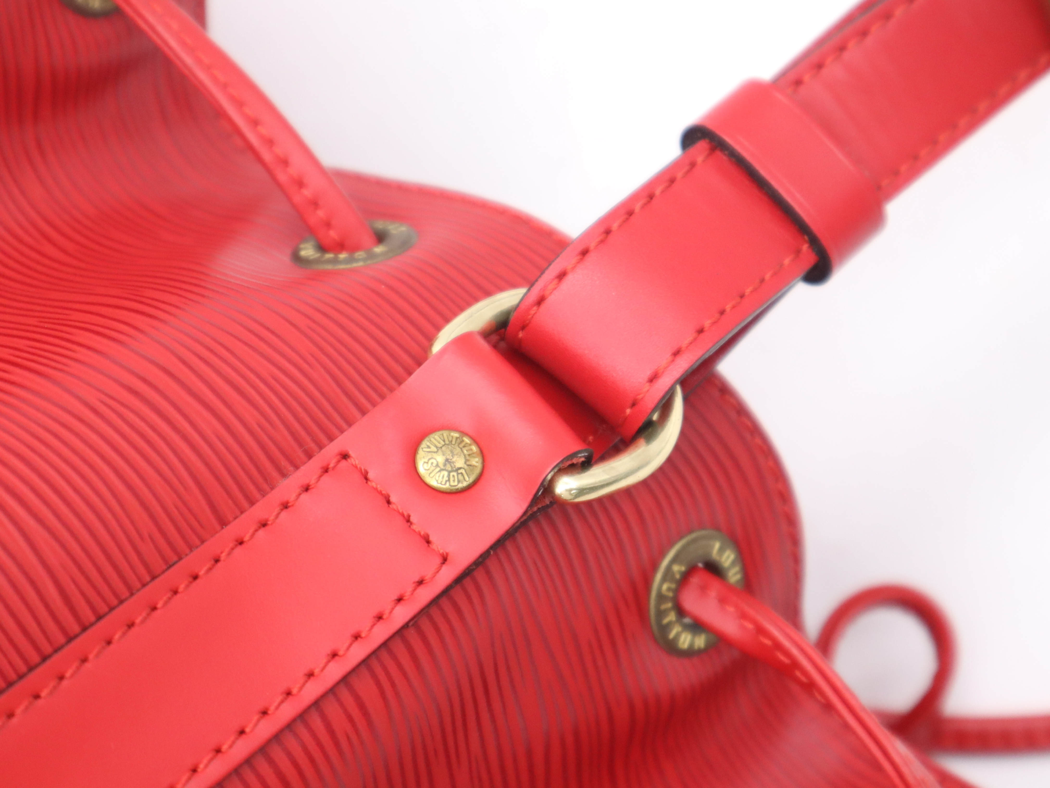 M44007 Epi Noe Castilian Red Shoulder Bag — view 7