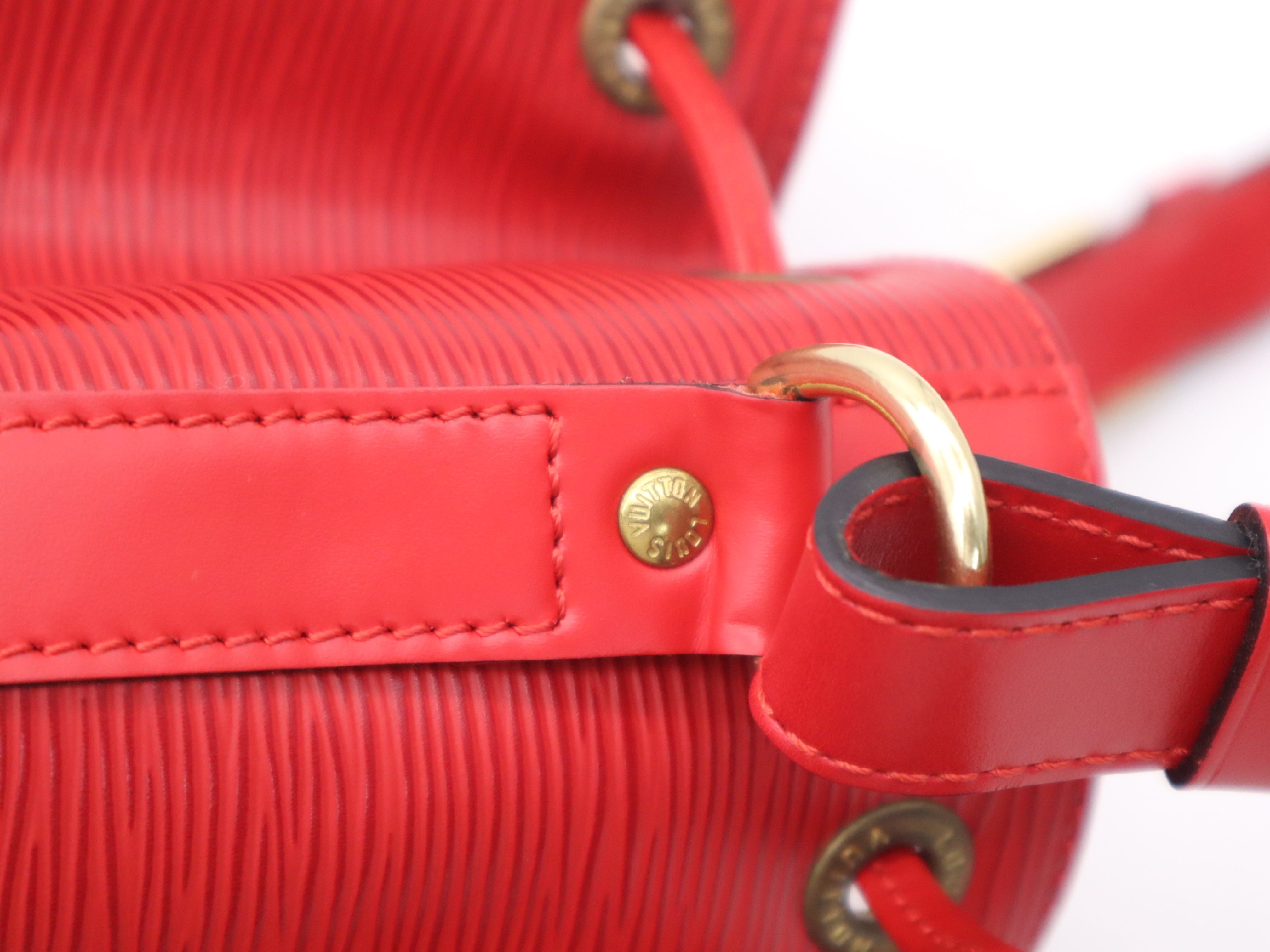 M44007 Epi Noe Castilian Red Shoulder Bag — view 8