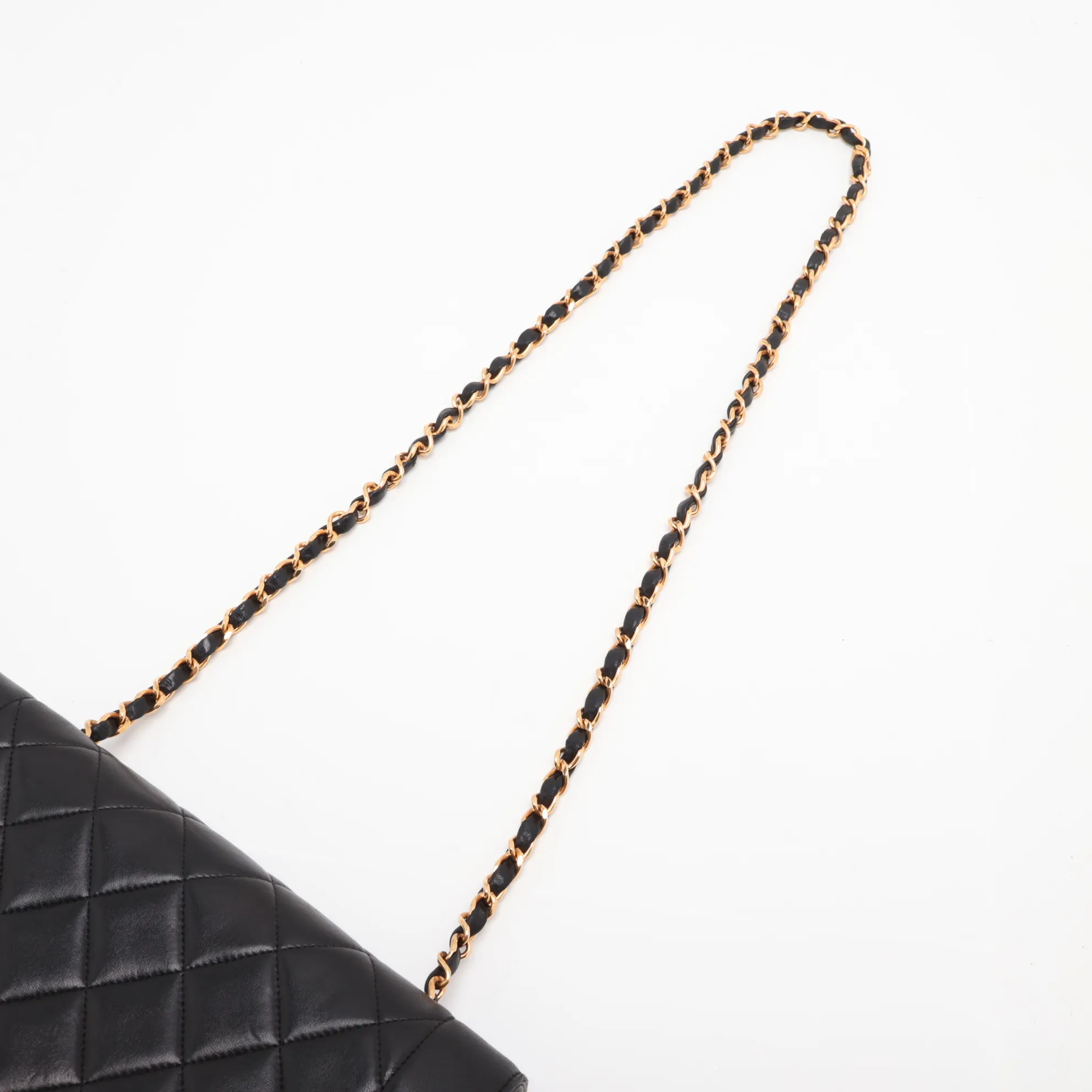 Matelassé Lambskin Single Flap Single Chain Bag Diana Flap Black Gold Hardware — view 5