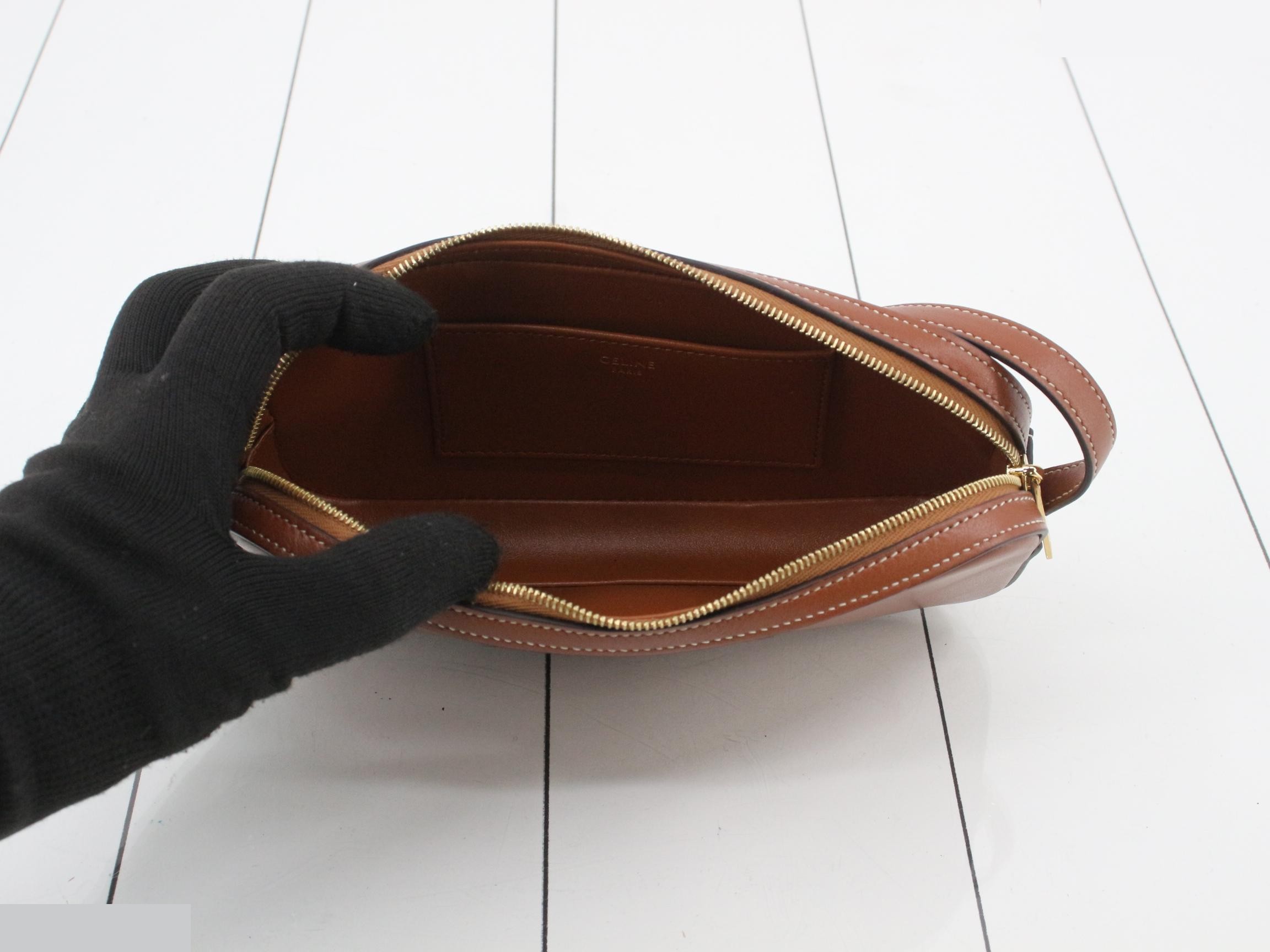Triomphe semi-shoulder bag, unused, stored item. — view 4