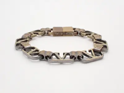 Bracelet, wrist circumference approximately 19 cm