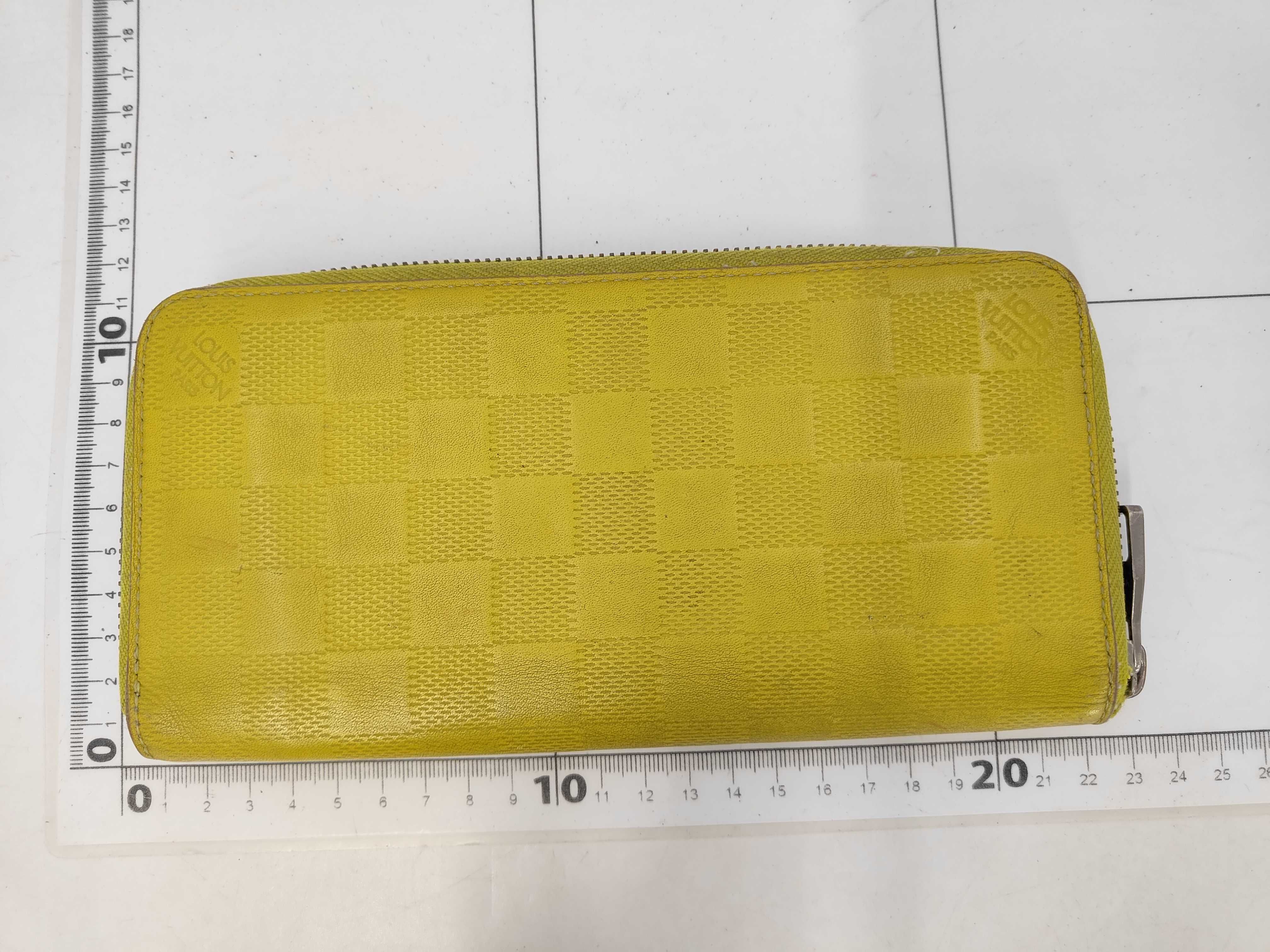 N62236 Damier Infini Vertical Vert Ascetic Wallet — view 2