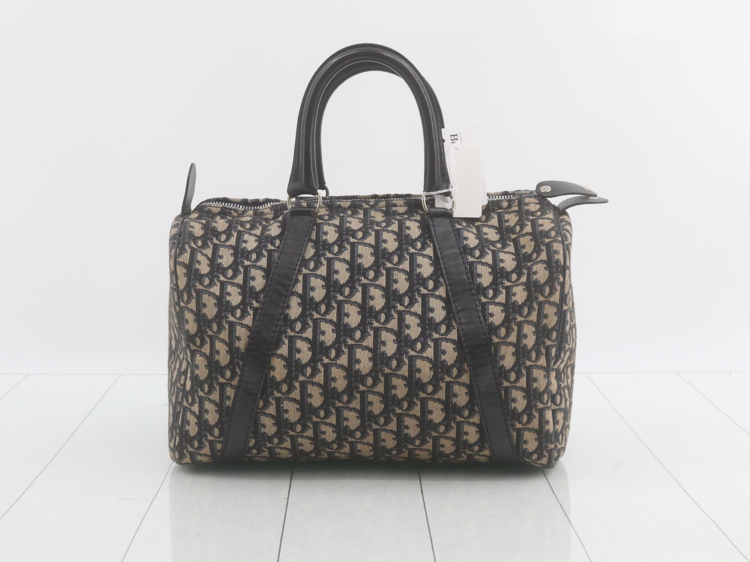 handbag — view 2