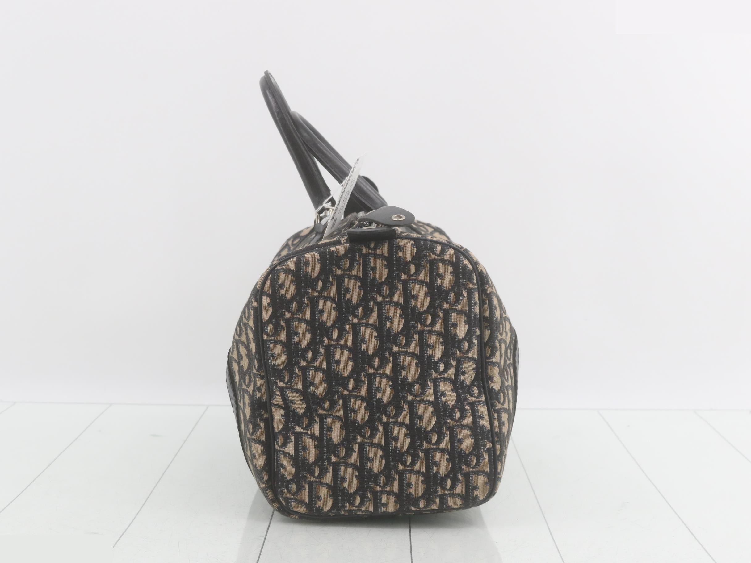 handbag — view 4