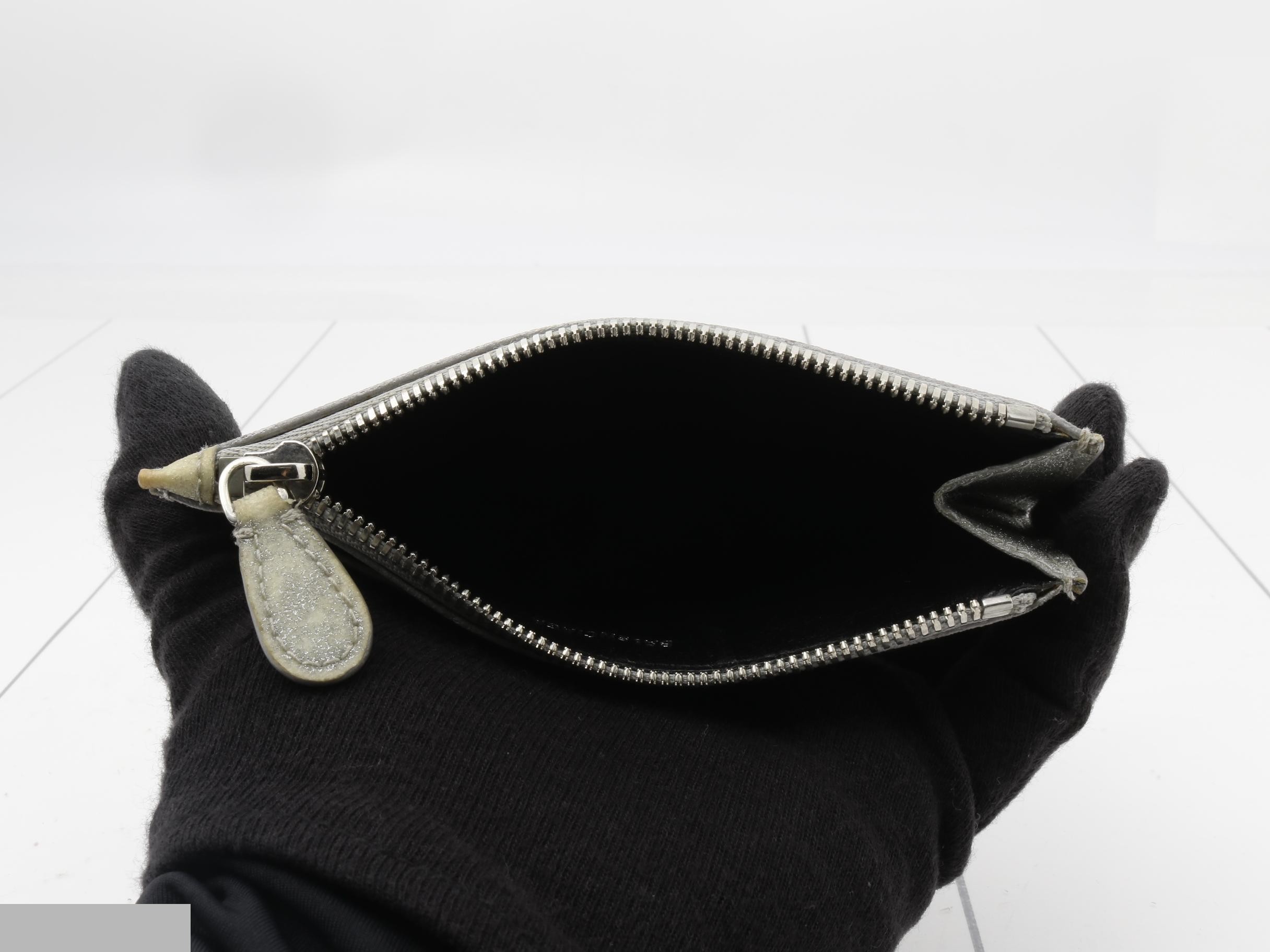 Other items: Bags, notebook covers, card cases, etc. — view 4