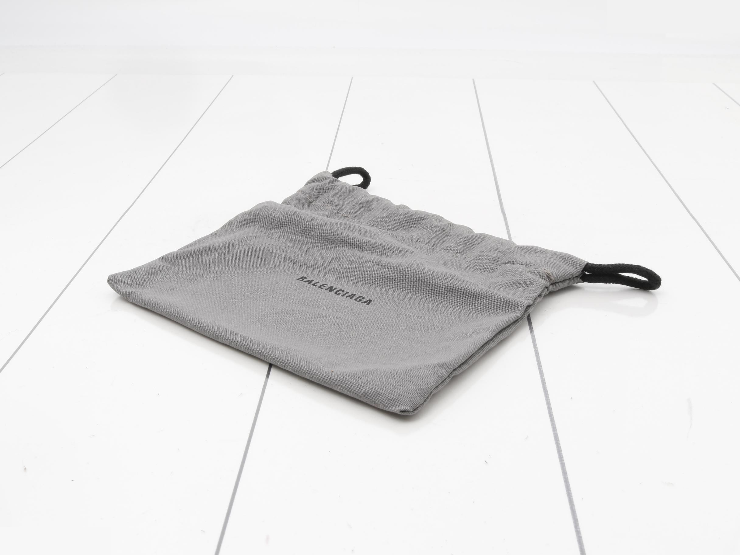 Other items: Bags, notebook covers, card cases, etc. — view 5