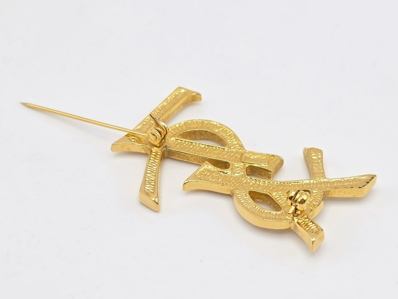 brooch — view 4