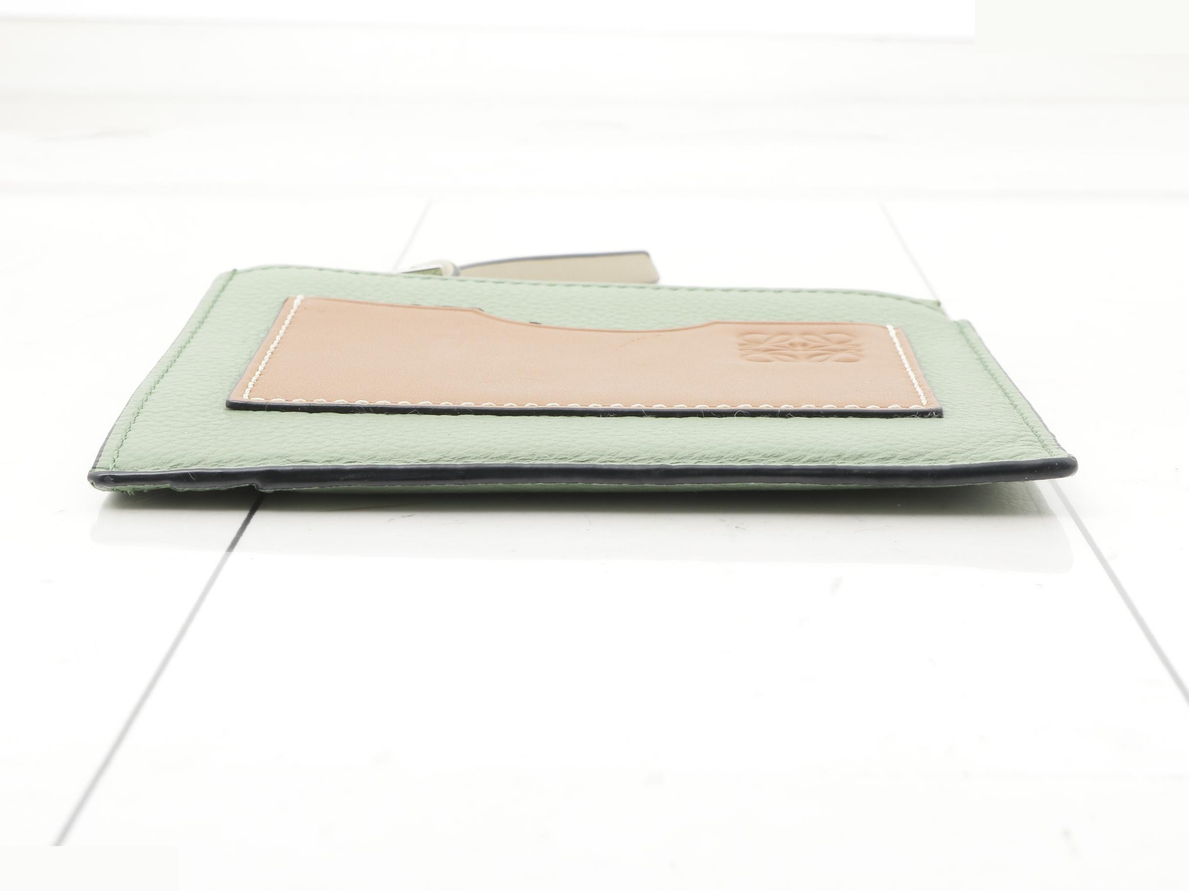 Coin case Anagram — view 3