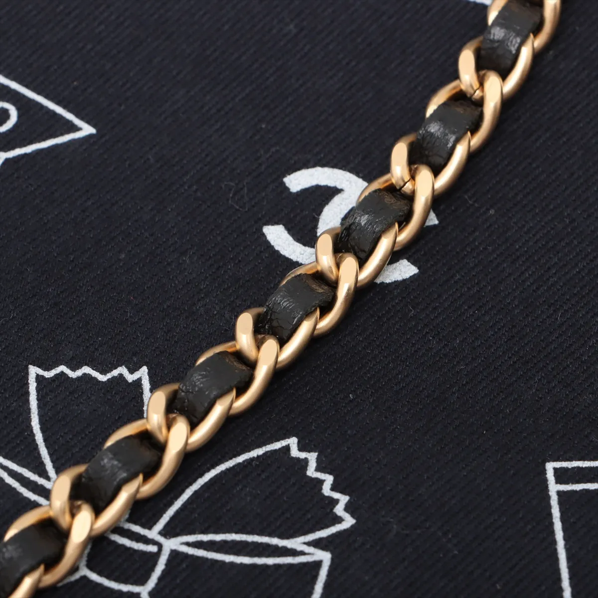 Icon Line Canvas x Leather Chain Tote Bag Navy Gold Hardware 7830381 No. 7 — view 9