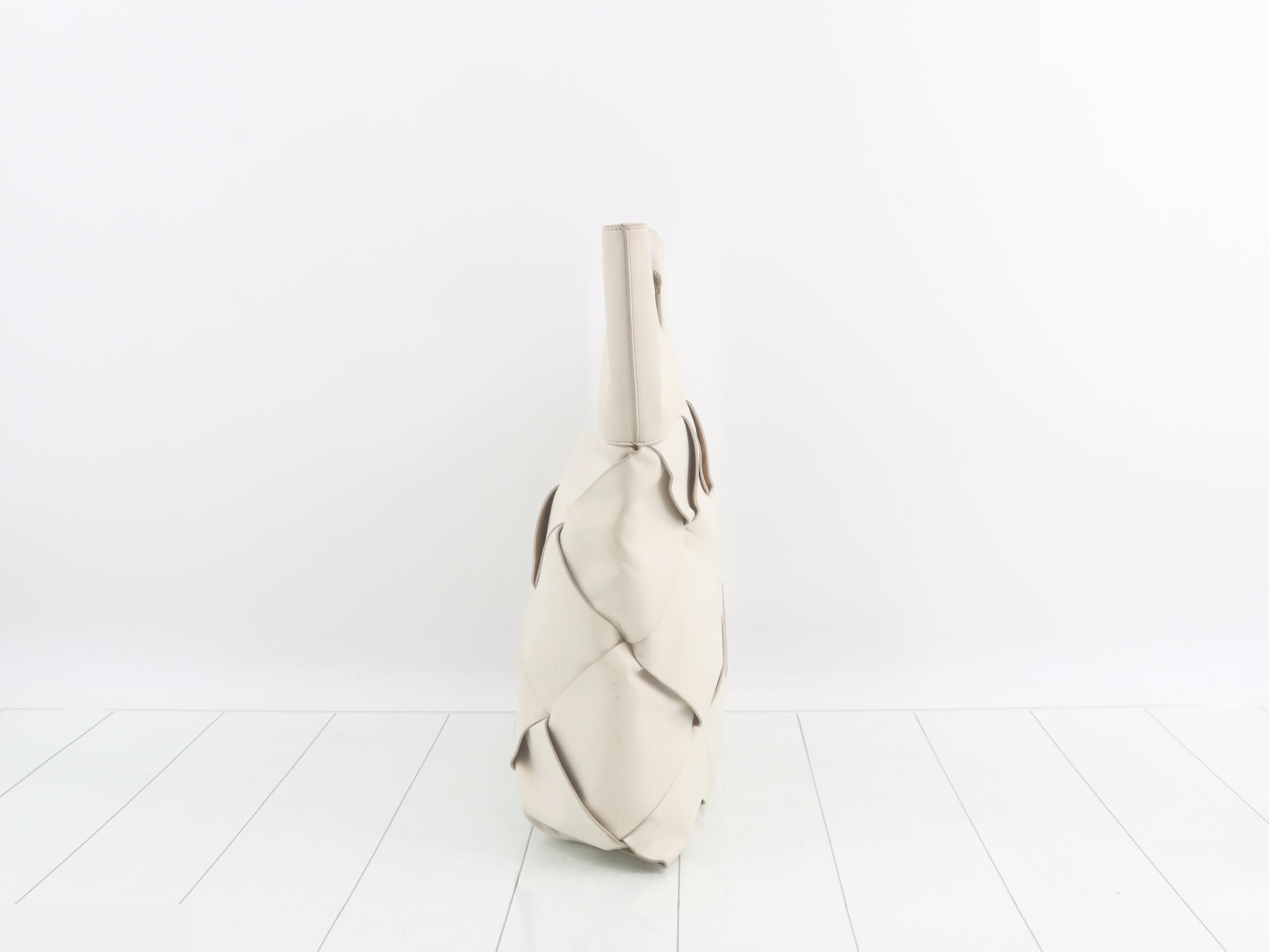 Maxi Intrecciato (Bag) - Handbag - White — view 4