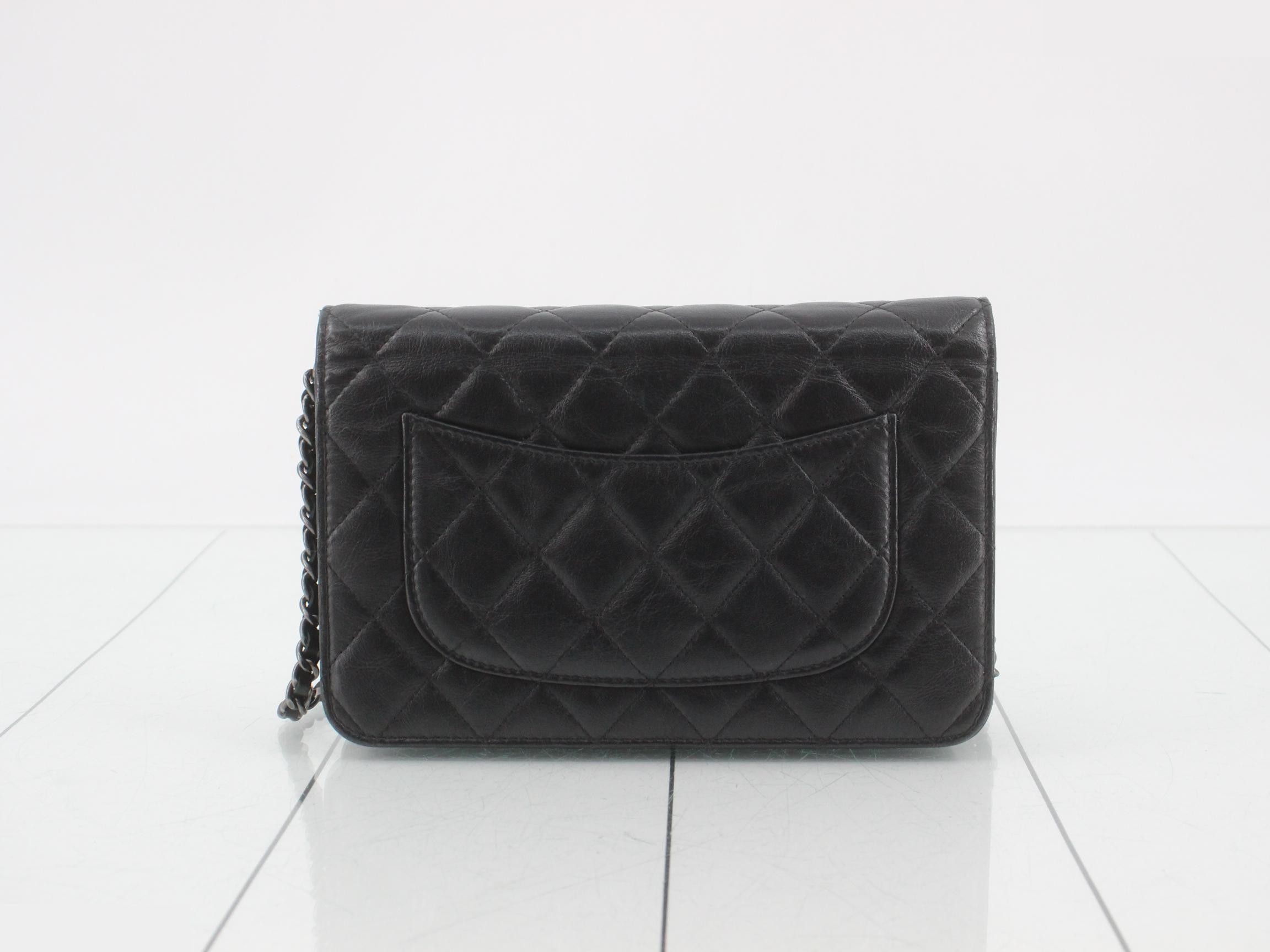 Matelassé 2.55 Lucky Charm Calfskin Chain Wallet — view 2