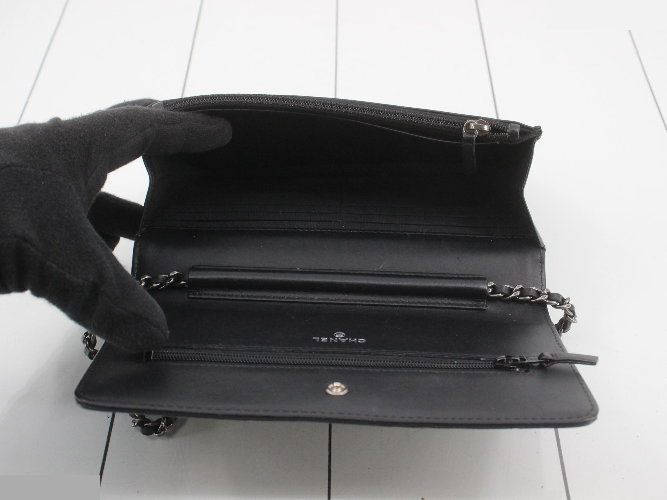 Matelassé 2.55 Lucky Charm Calfskin Chain Wallet — view 4