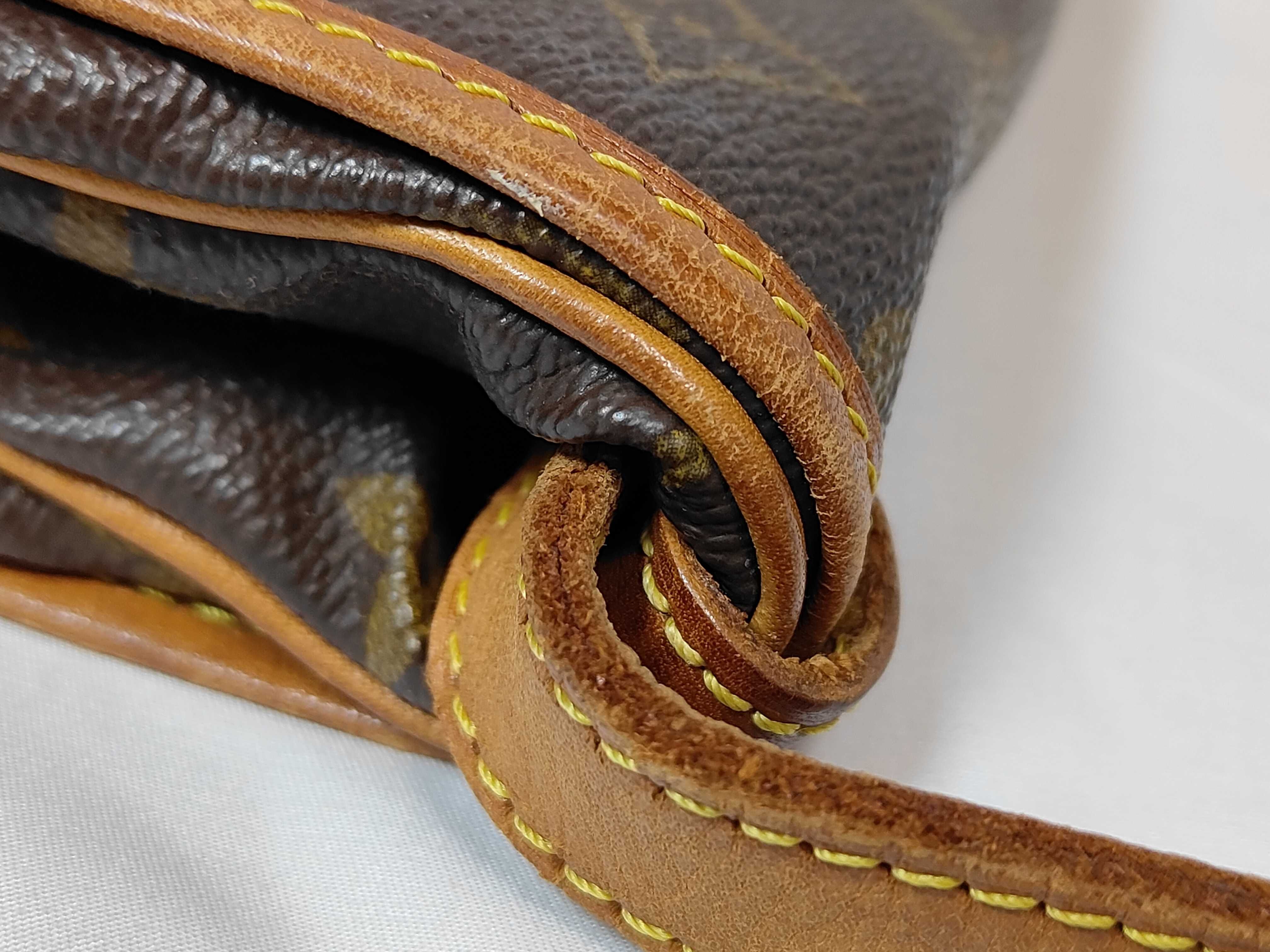 Monogram LV Saumur 30 Shoulder Bag — view 5