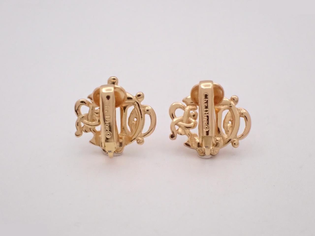 gold — view 2