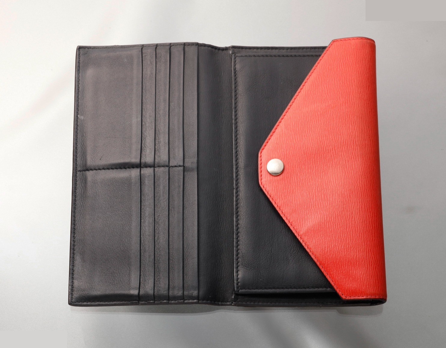 Other lines: Bags and Wallets — view 3