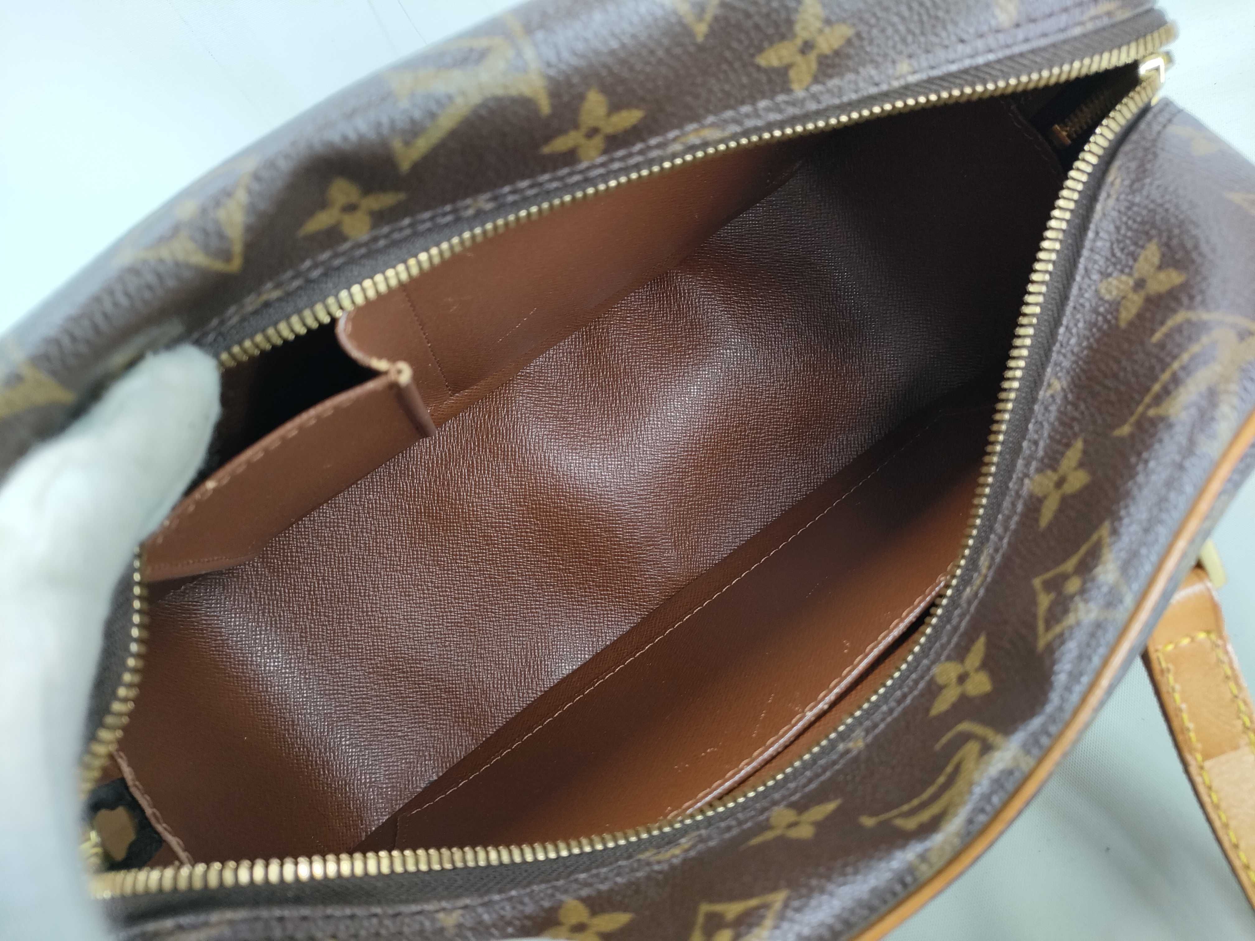 Monogram Cite MM TH0044 Handbag — view 9
