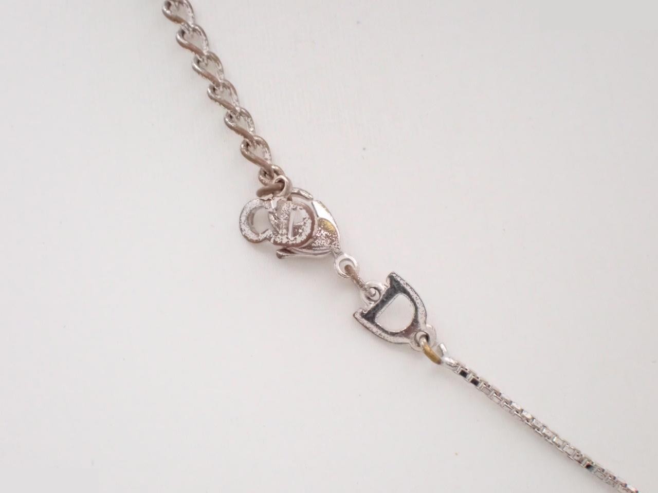 Other lines: Precious metal necklaces and pendants, chain approximately 42cm. — view 2