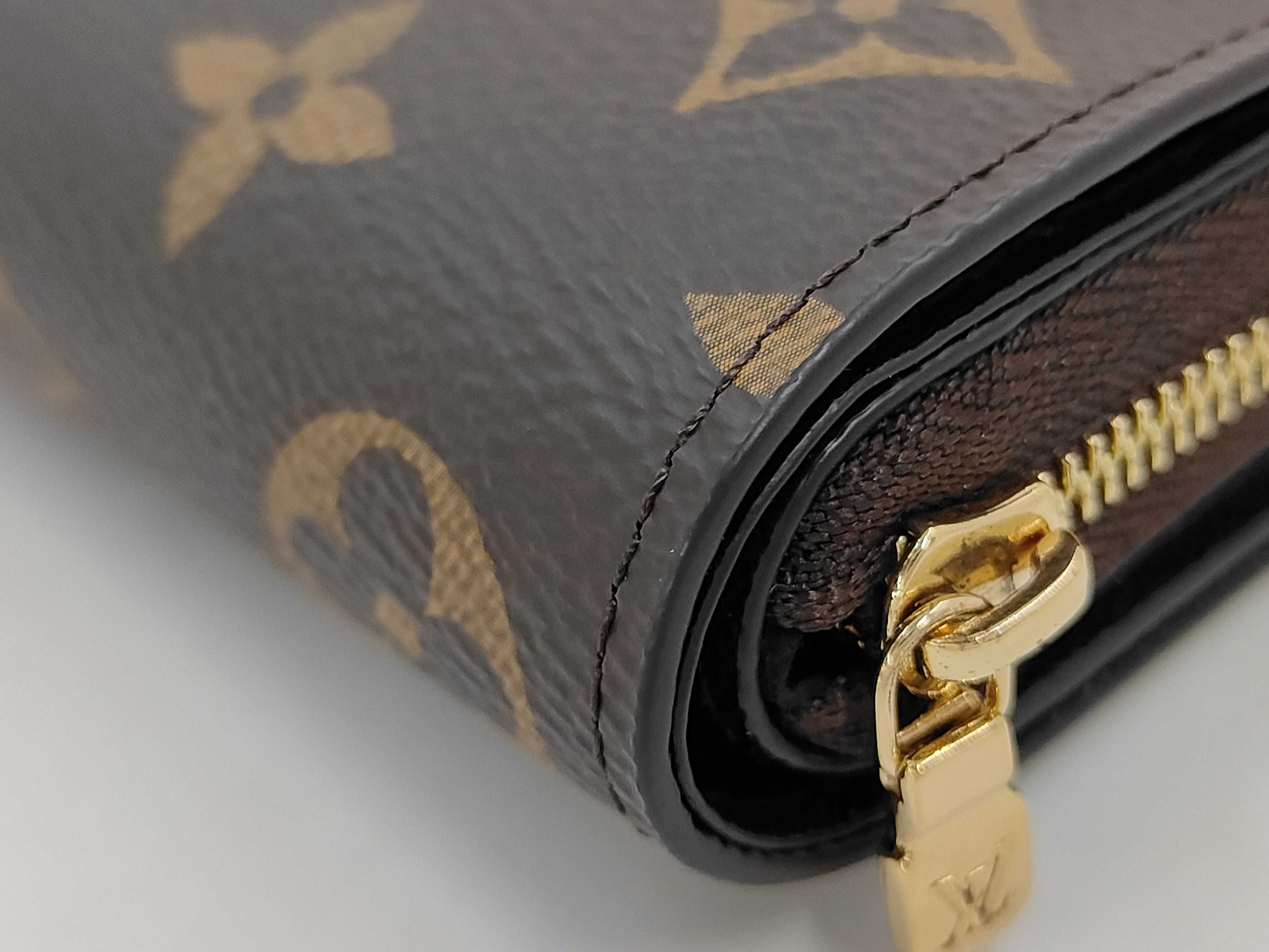 Monogram Reverse Portefeuille Lou Wallet — view 3