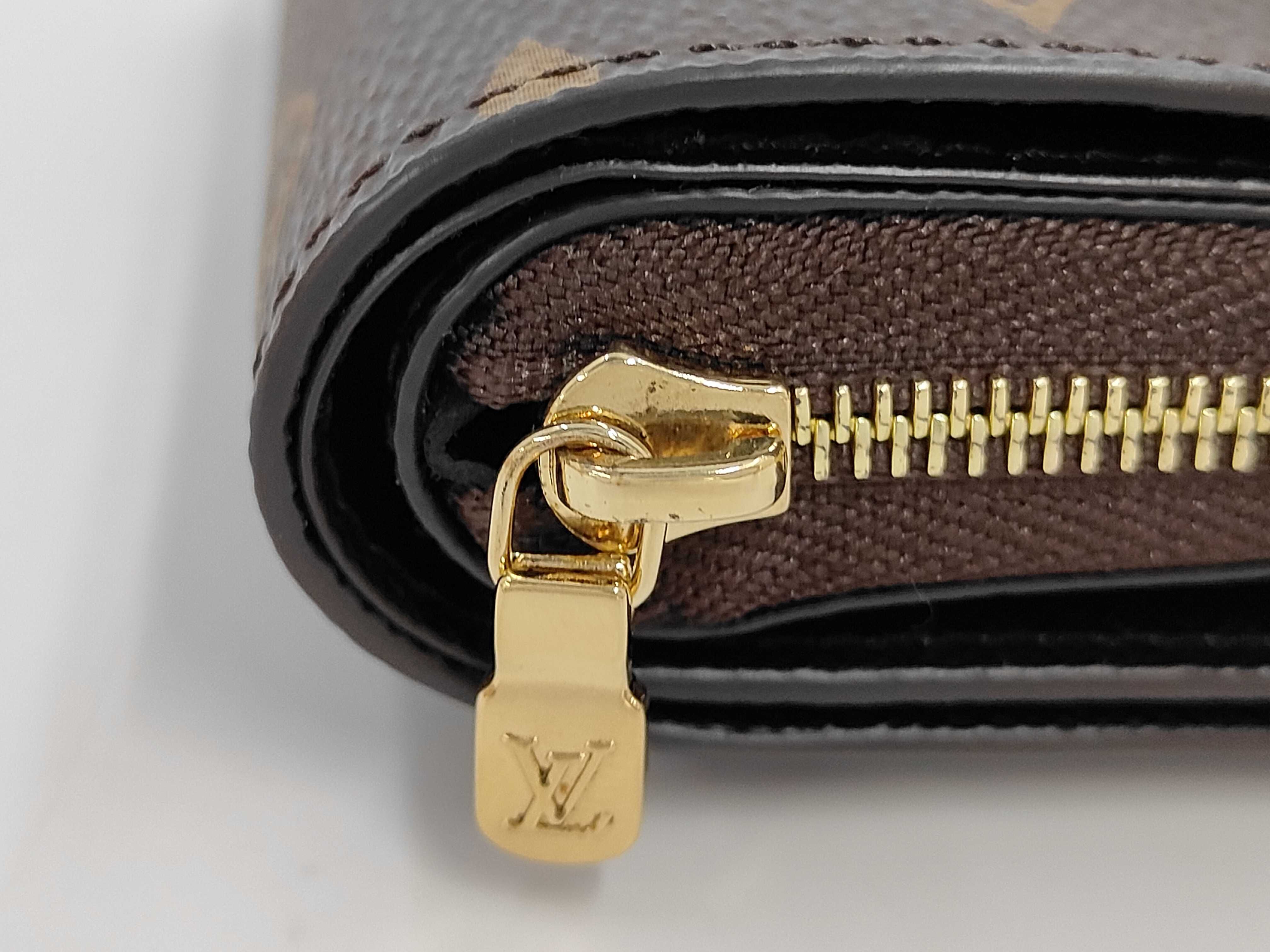 Monogram Reverse Portefeuille Lou Wallet — view 5