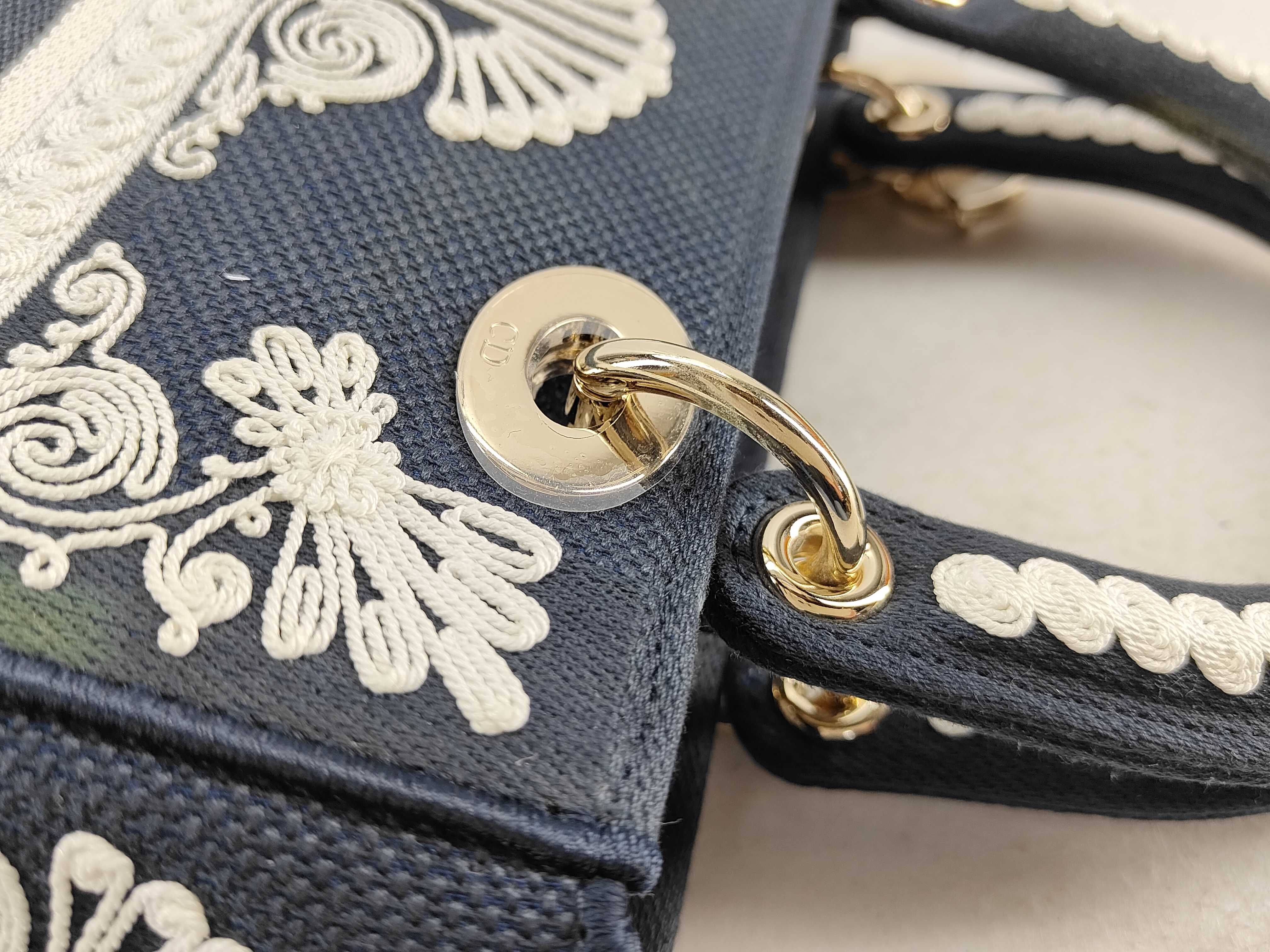 LADY D-LITE Cornelie Medium Handbag with Protective Seal — view 6