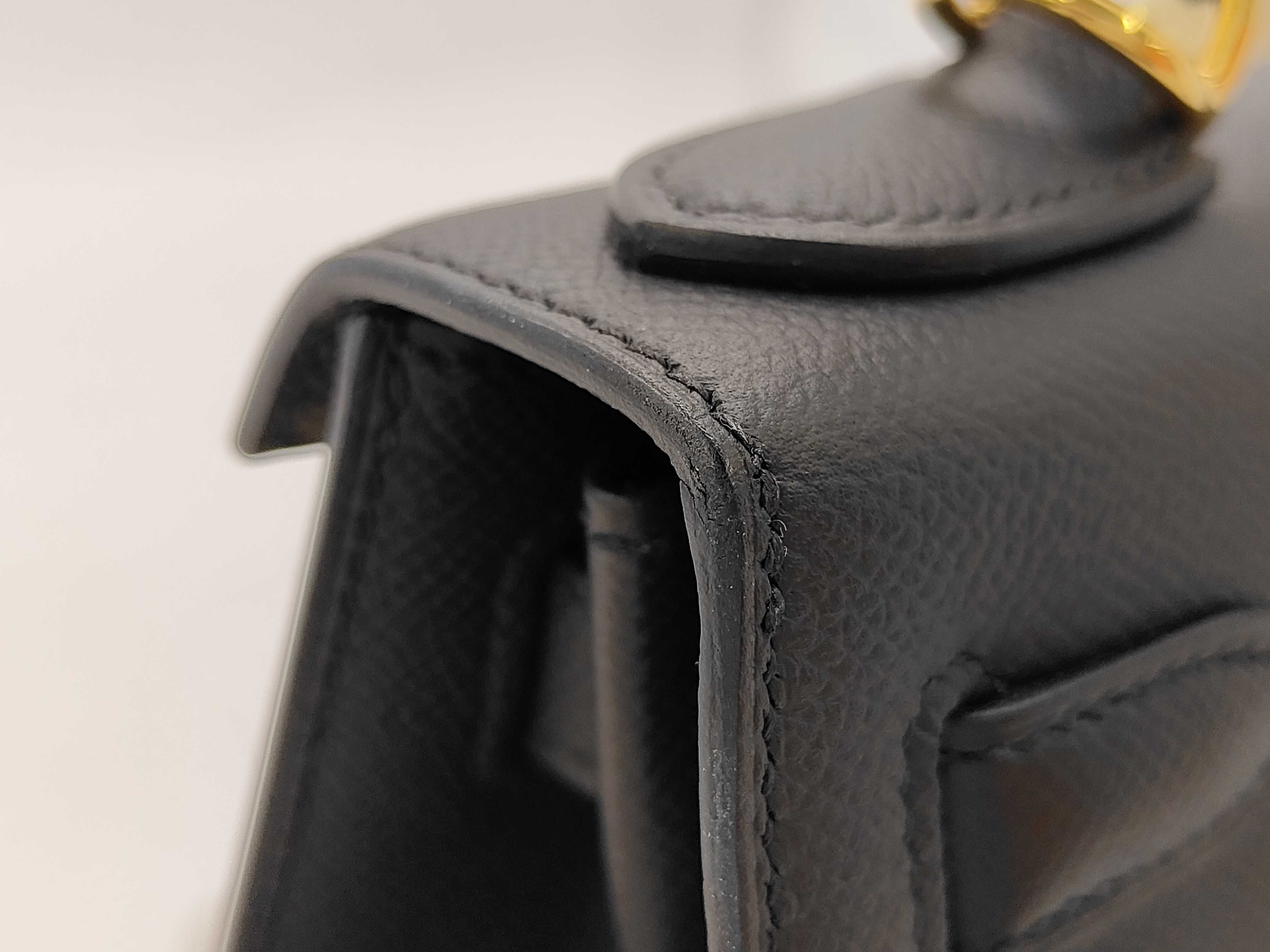 Kelly 28 Epsom Black Leather with Gold Hardware, Y Stamp, Handbag — view 12