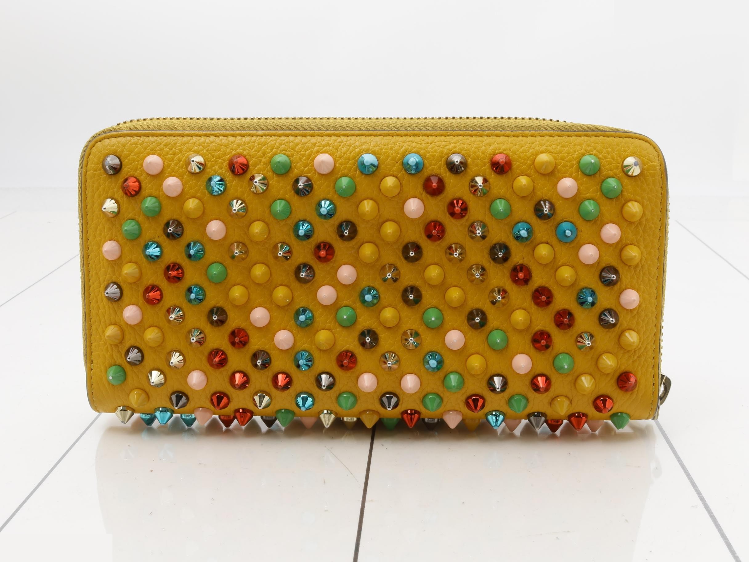 wallet — view 2