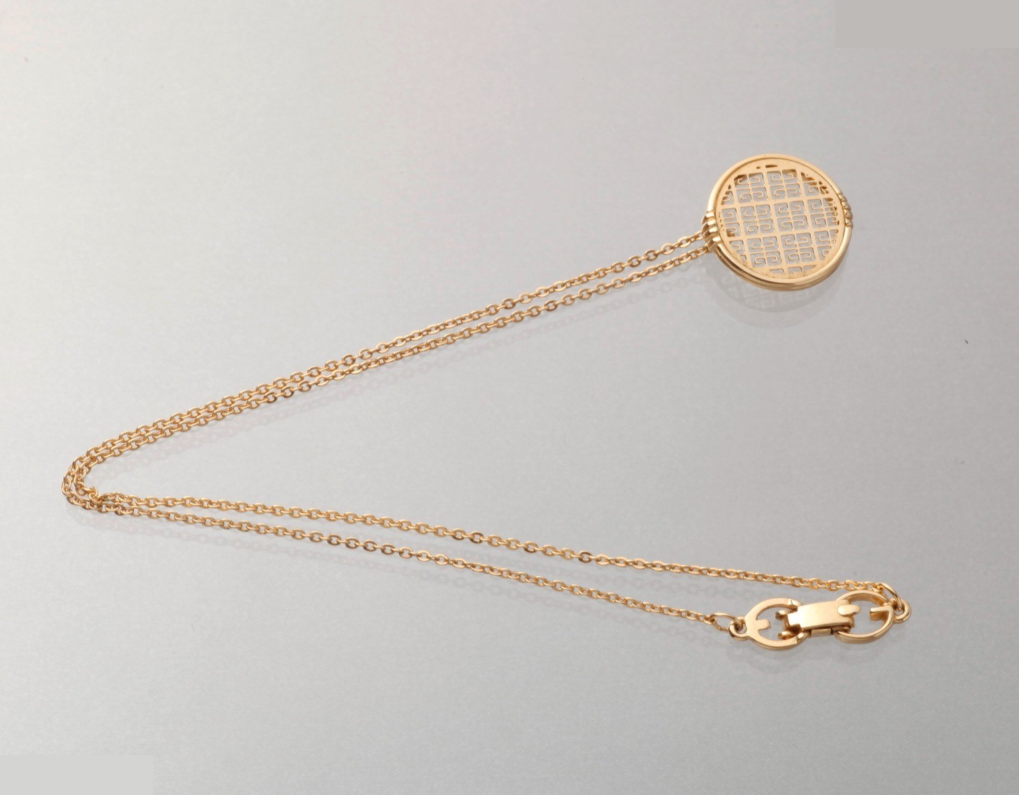 Other lines: Precious metals, necklaces, pendants, chains approximately 40cm long. — view 3
