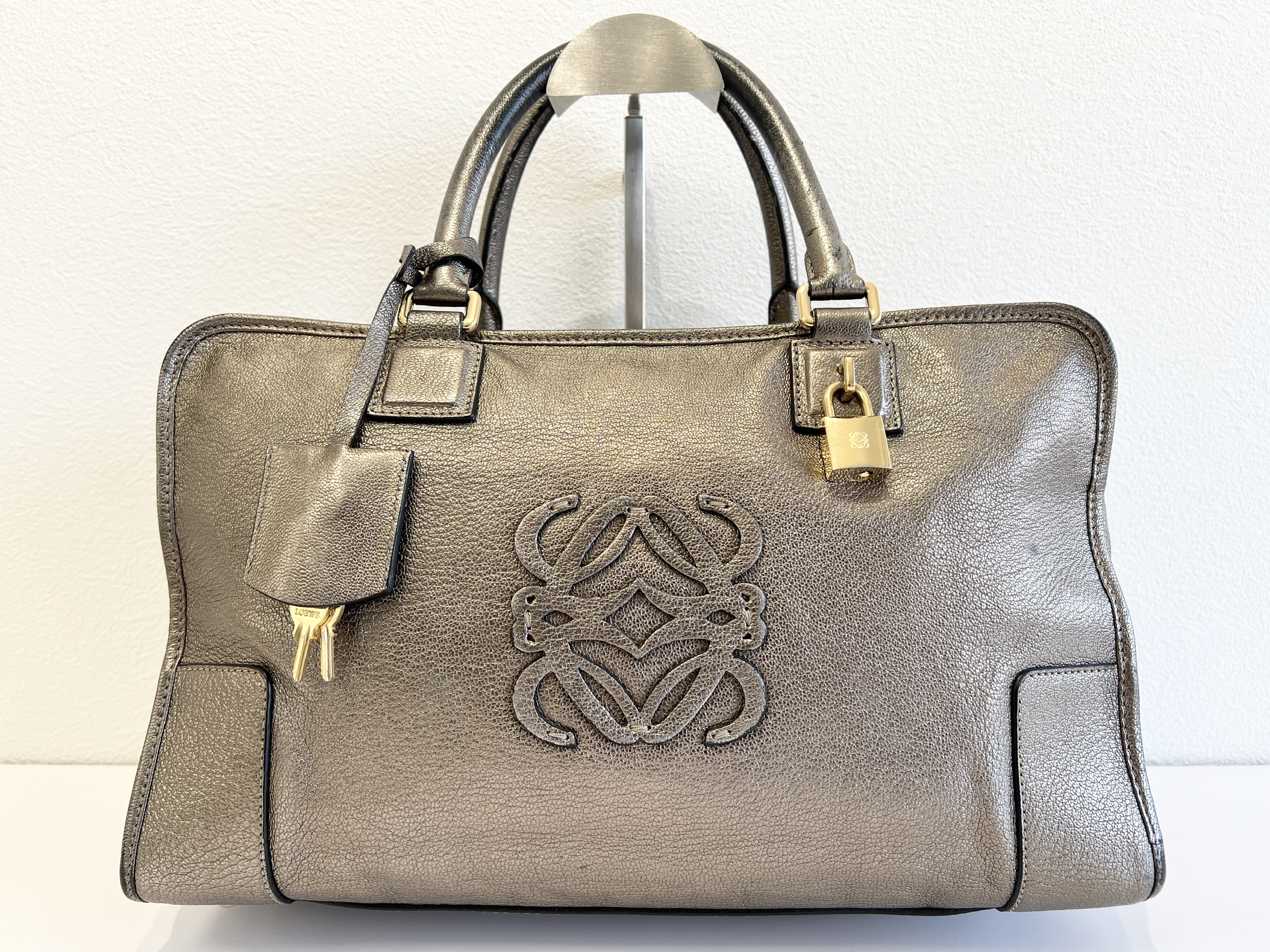 Amazona 28 Anagram Logo Leather Boston Bag Handbag — view 2