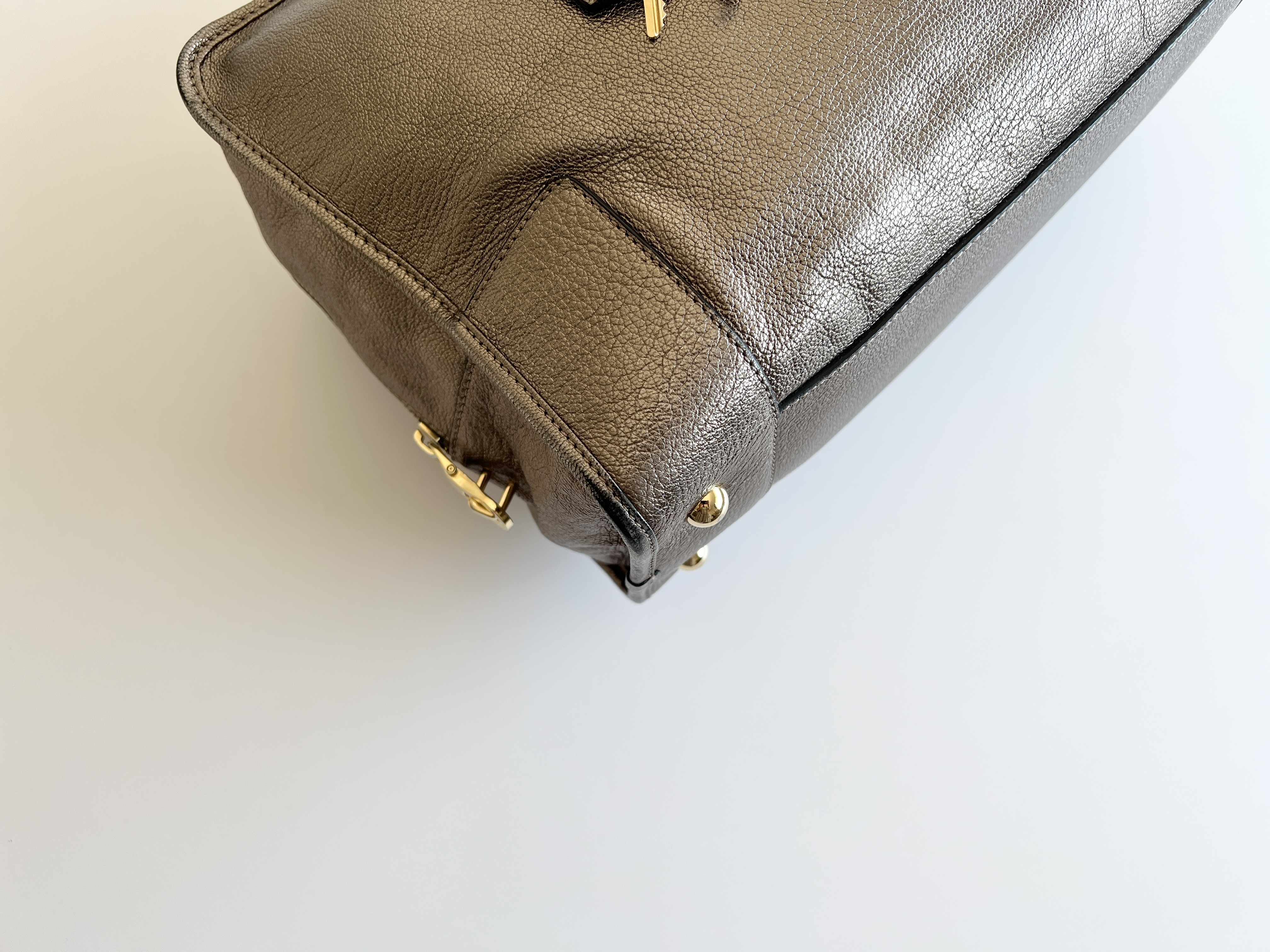 Amazona 28 Anagram Logo Leather Boston Bag Handbag — view 13