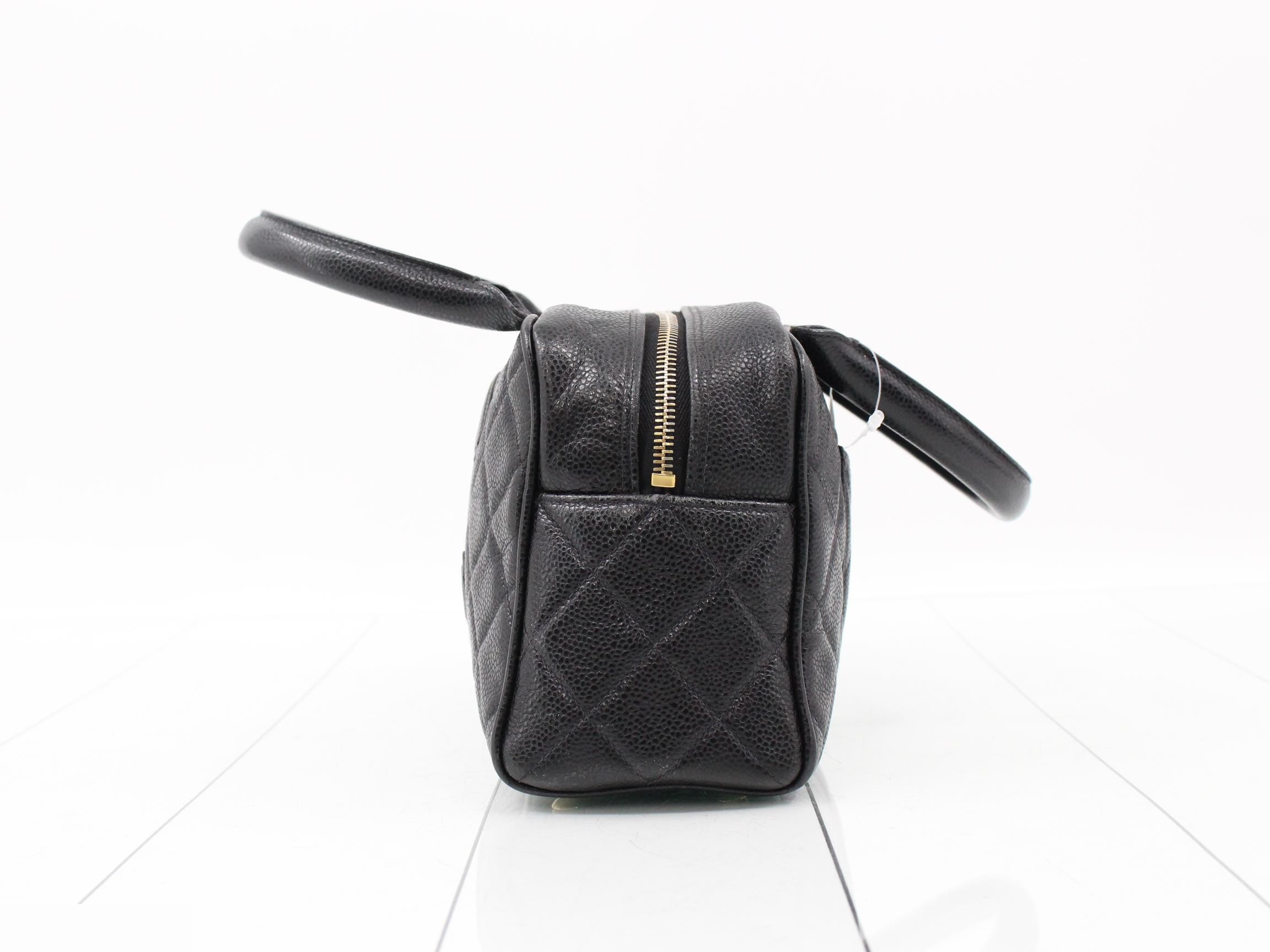 Matelassé caviar leather bag, black, gold hardware, serial number 8. — view 3