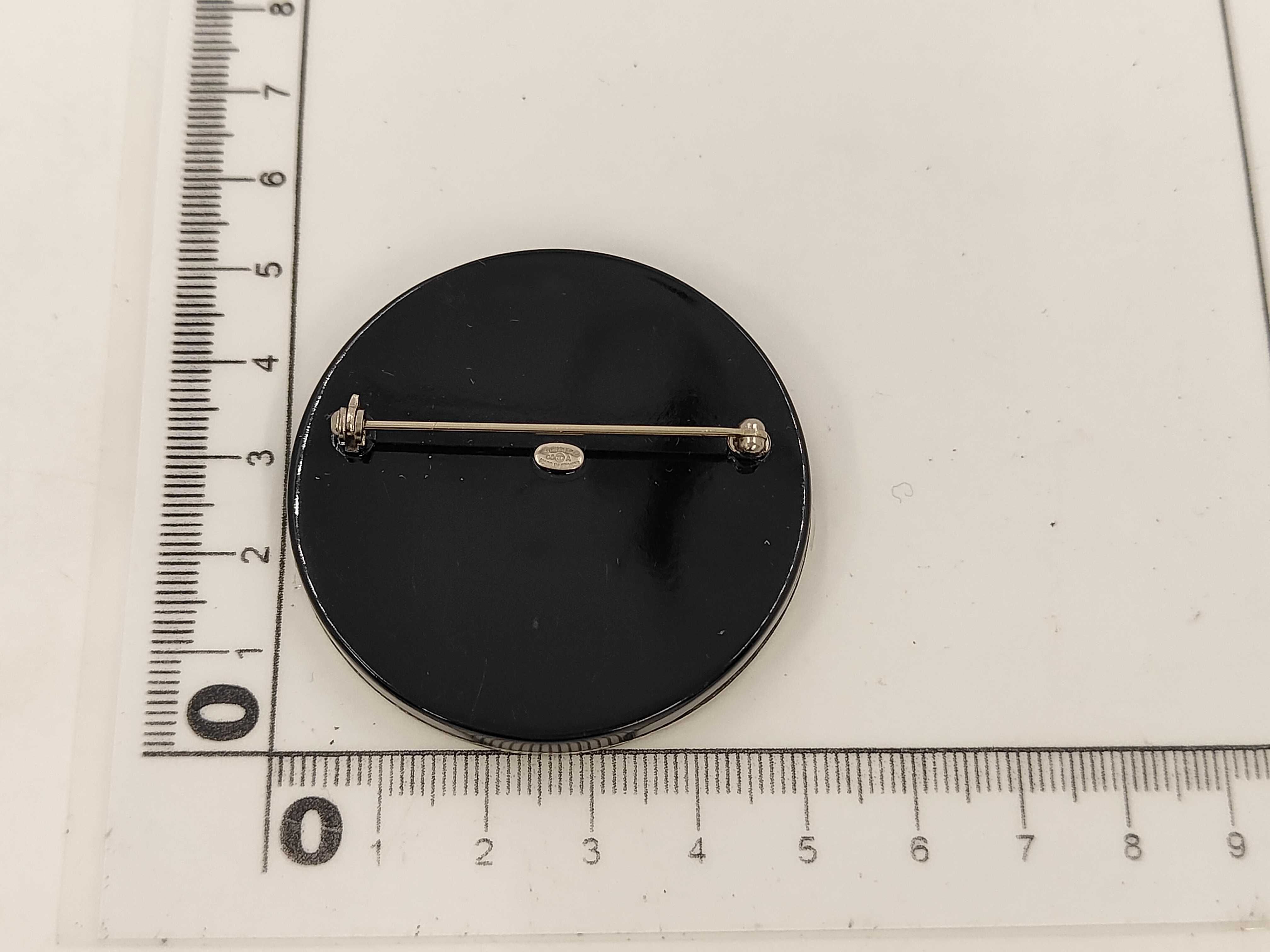 round plate logo brooch — view 2