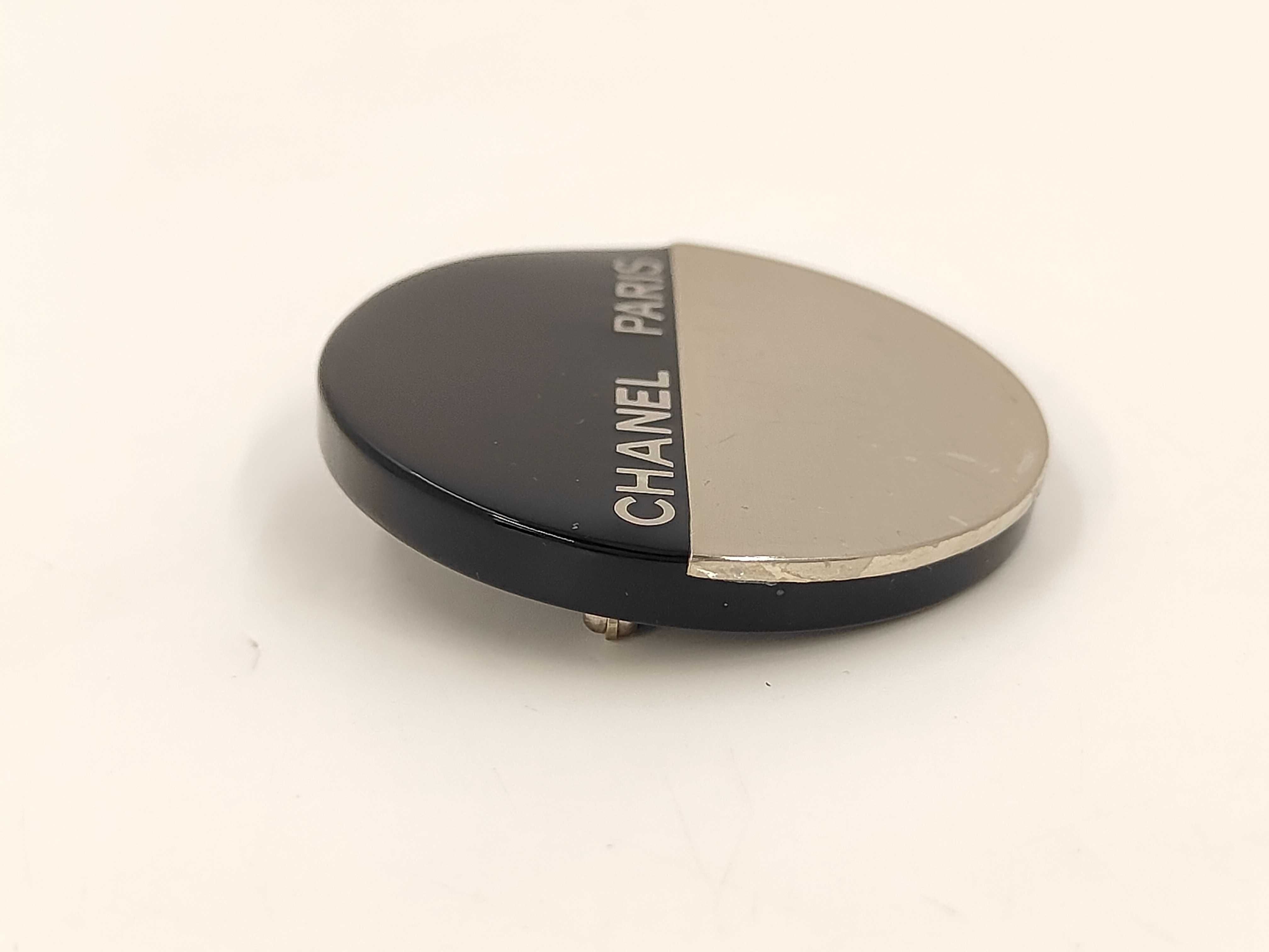 round plate logo brooch — view 3