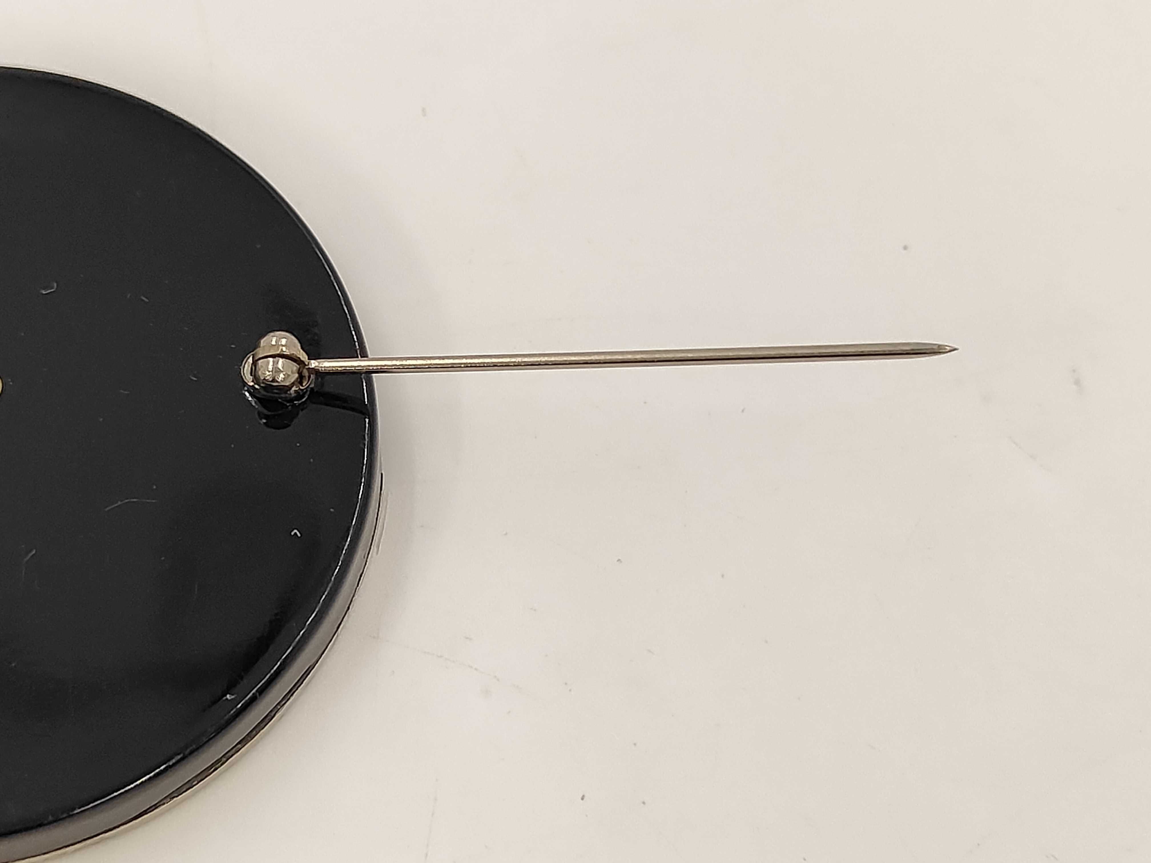 round plate logo brooch — view 4