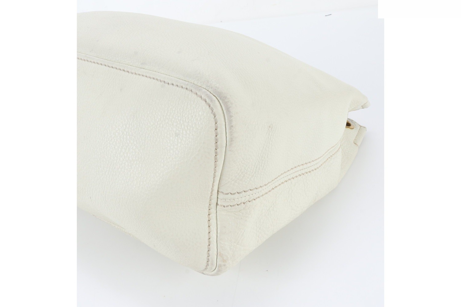 Vitello Daino Leather Shoulder Bag — view 4
