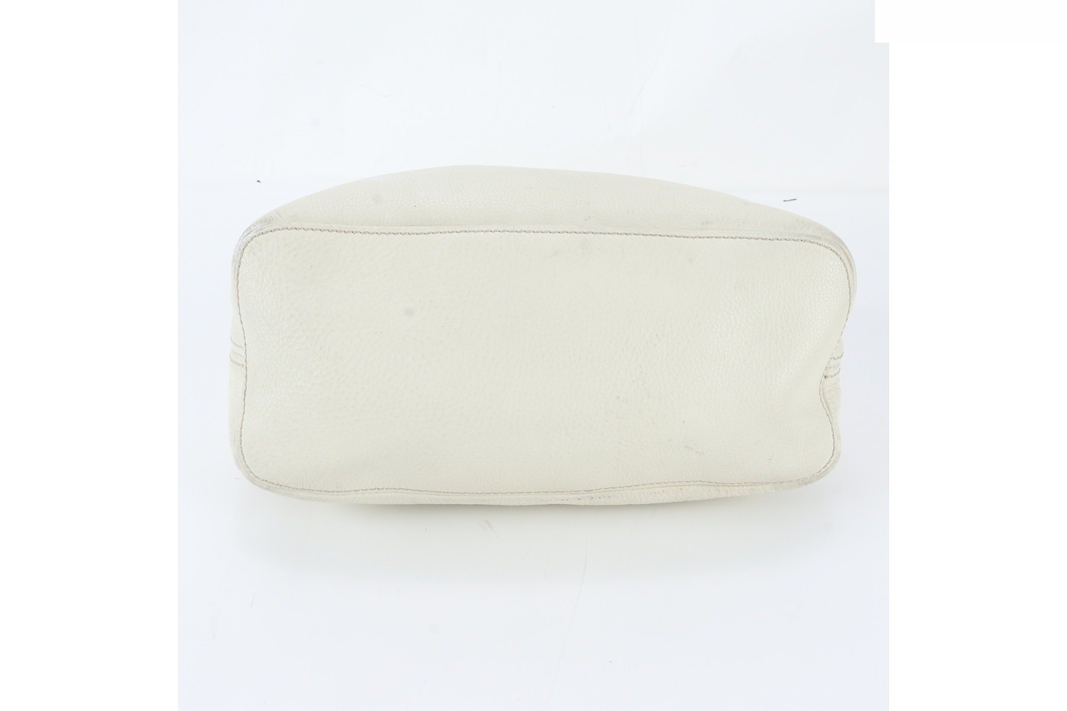 Vitello Daino Leather Shoulder Bag — view 5