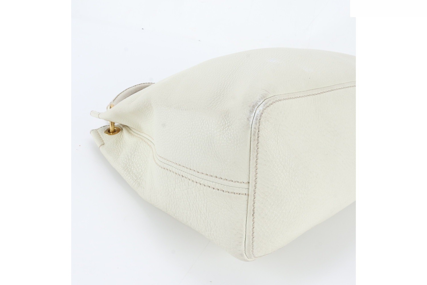 Vitello Daino Leather Shoulder Bag — view 6