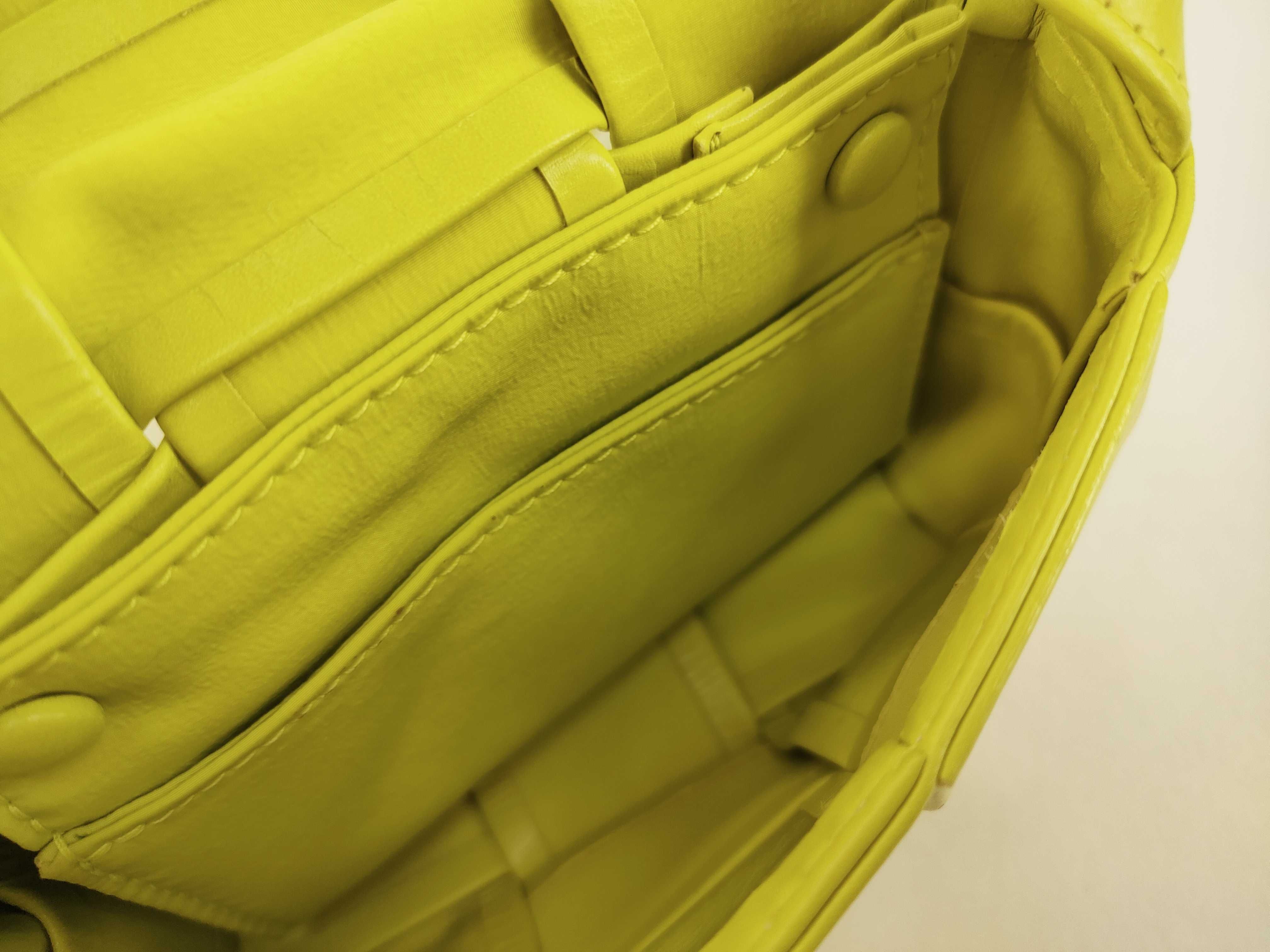 Intrecciato BV Shoulder Bag — view 11