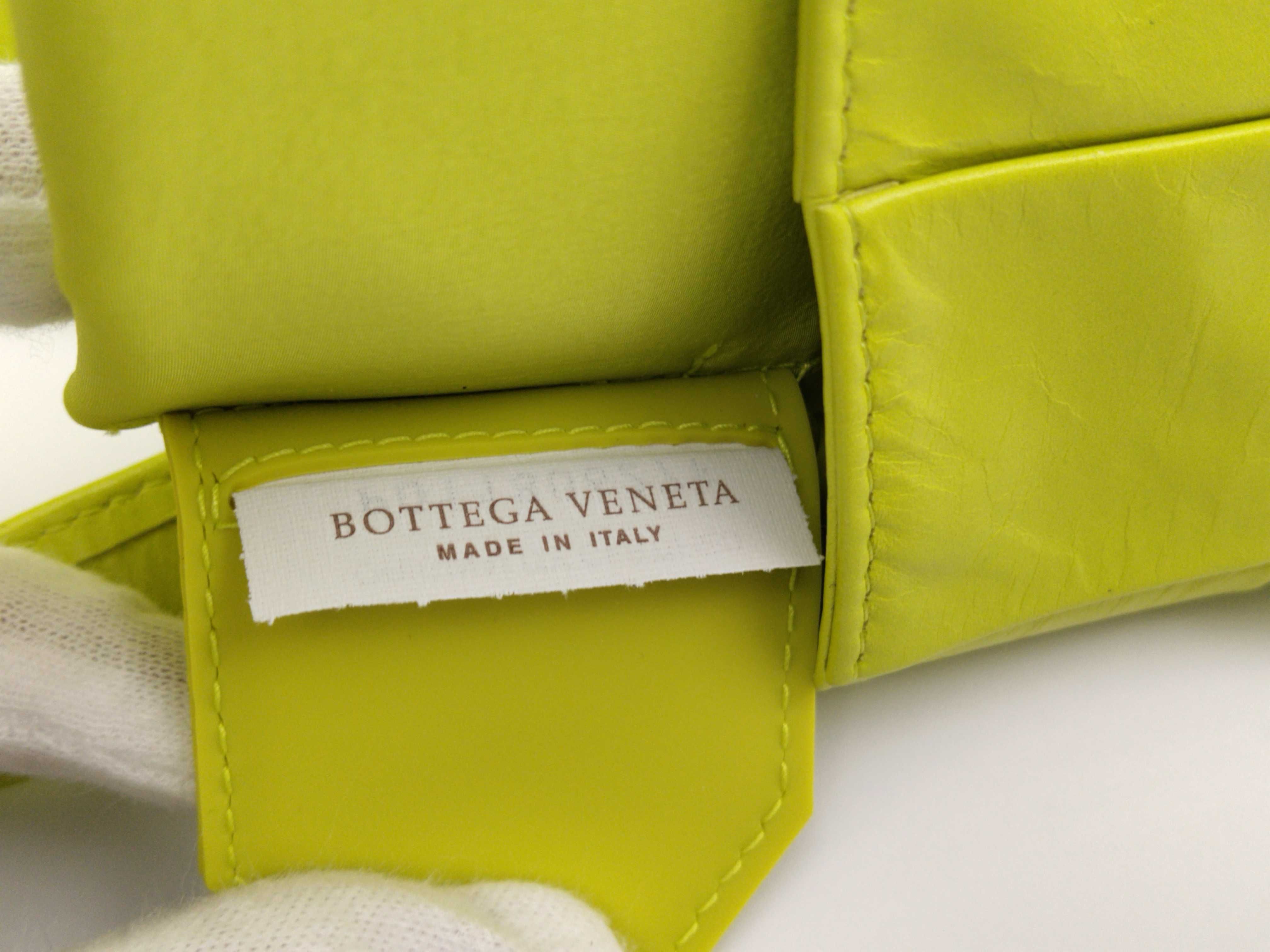 Intrecciato BV Shoulder Bag — view 15