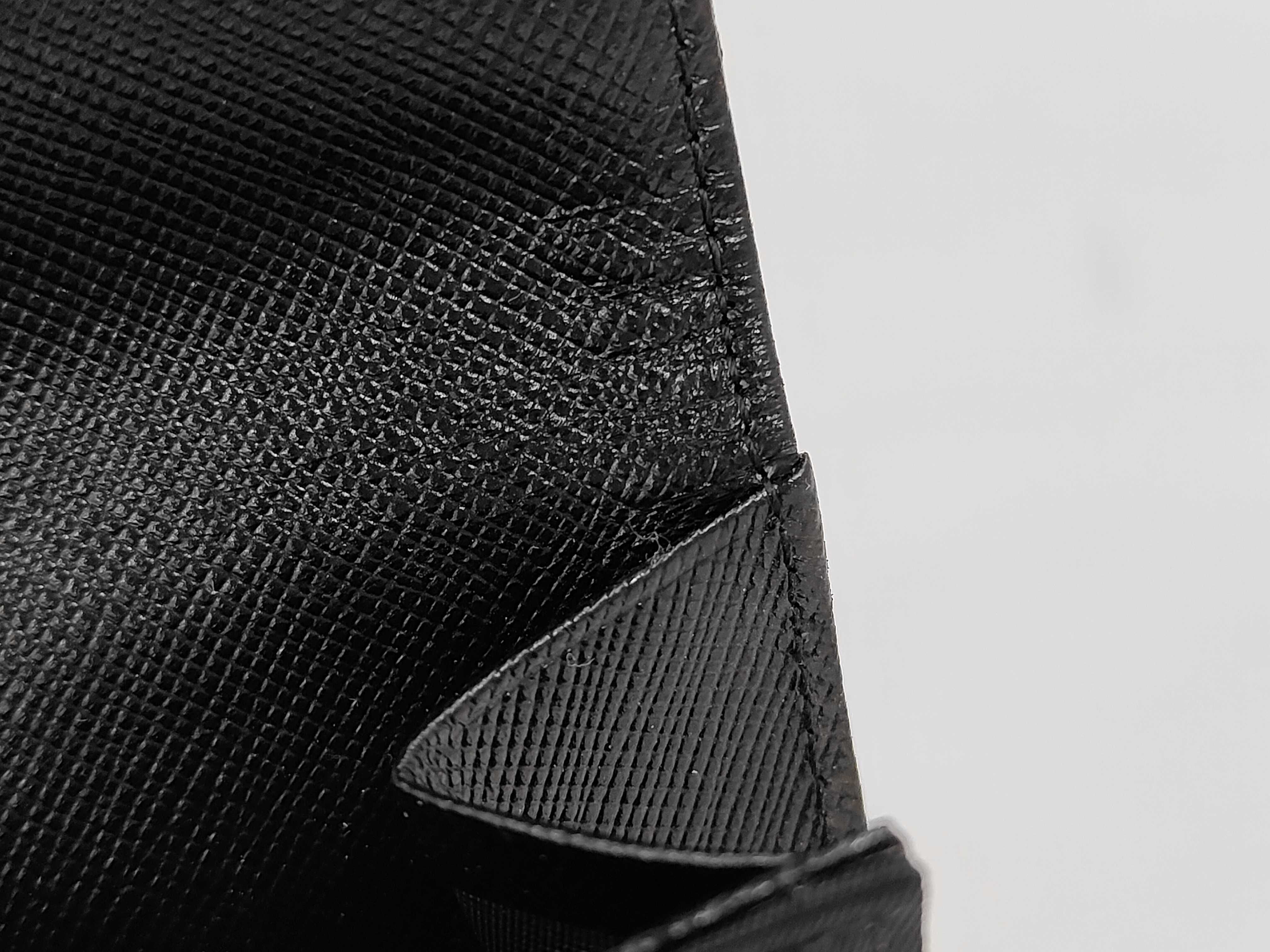 M172 Nylon Tri-fold Wallet, Black, with Box and Guarantee Card. — view 5