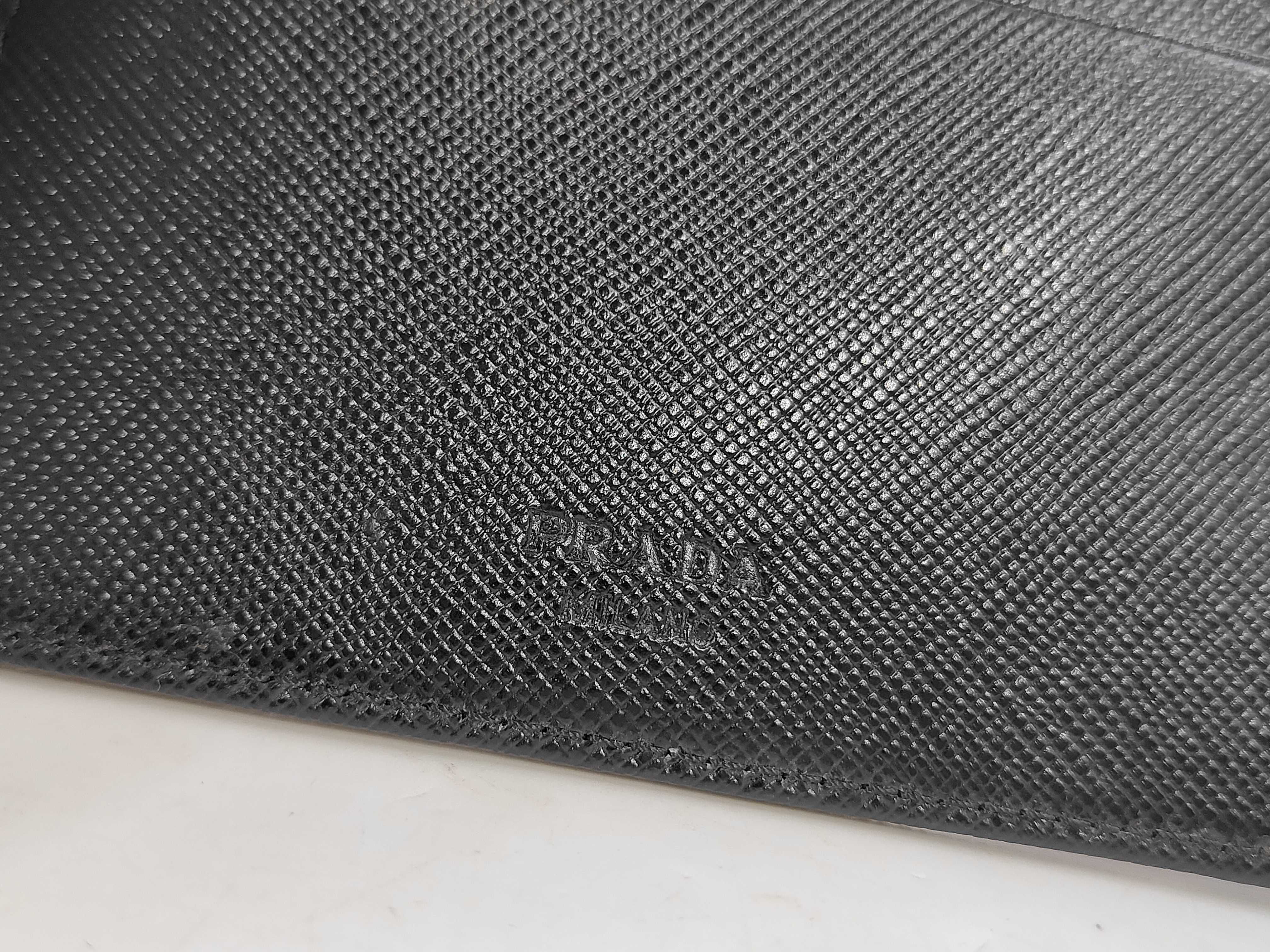 M172 Nylon Tri-fold Wallet, Black, with Box and Guarantee Card. — view 8