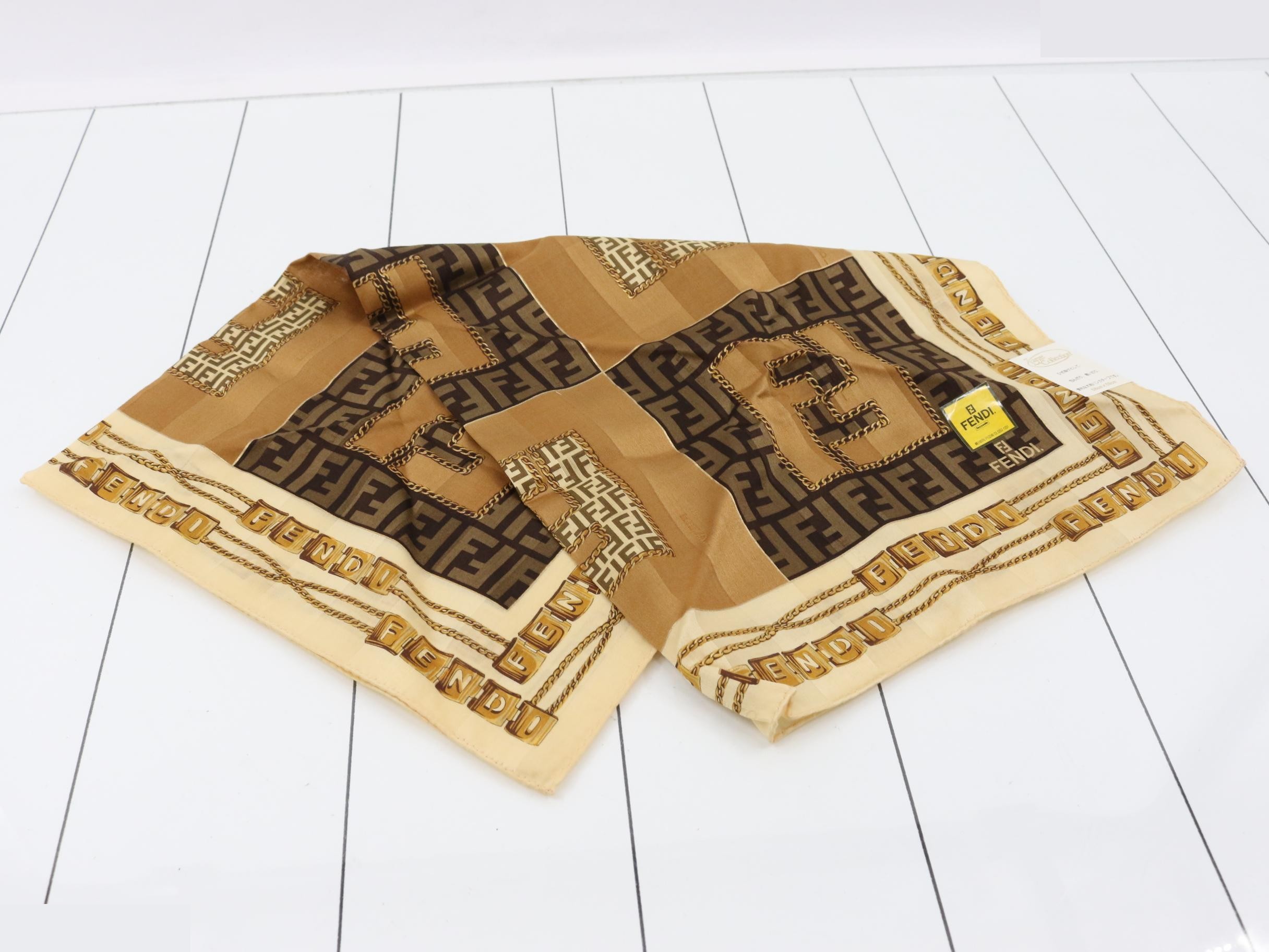 Other lines: Small items, accessories, scarves — view 2
