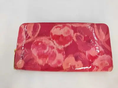 Vernis Ikat Flower Zippy Wallet