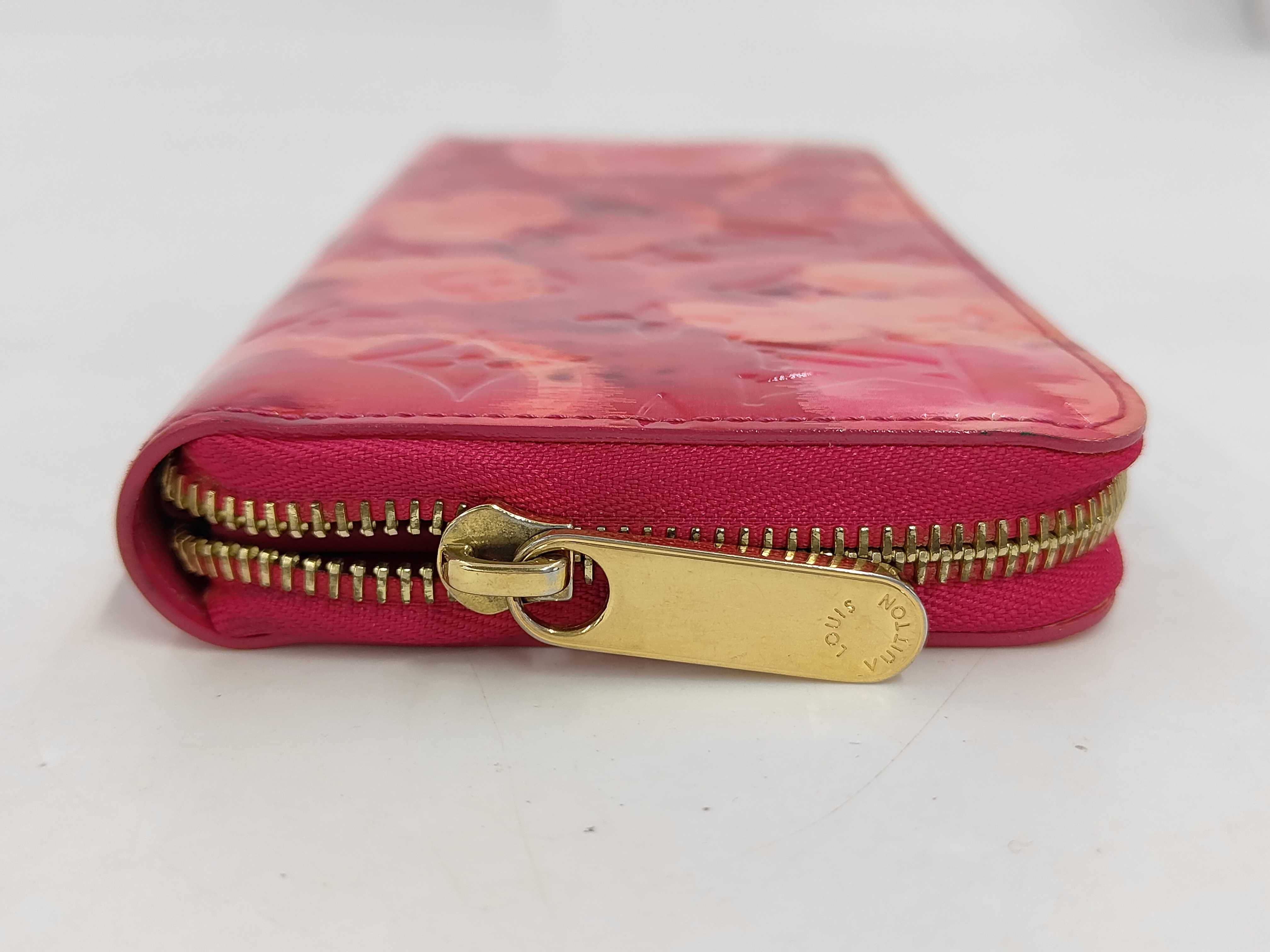 Vernis Ikat Flower Zippy Wallet — view 4