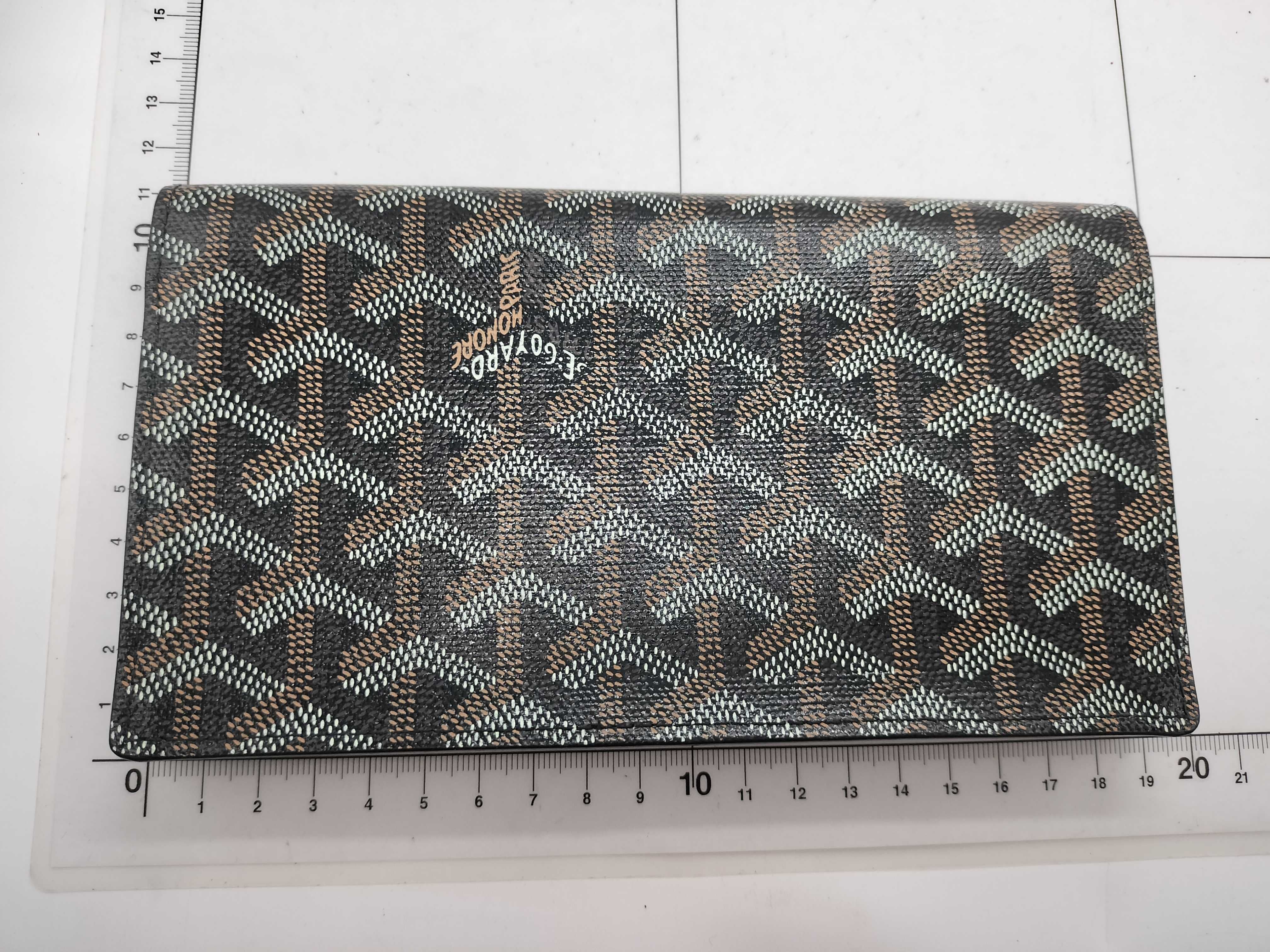 long wallet — view 2