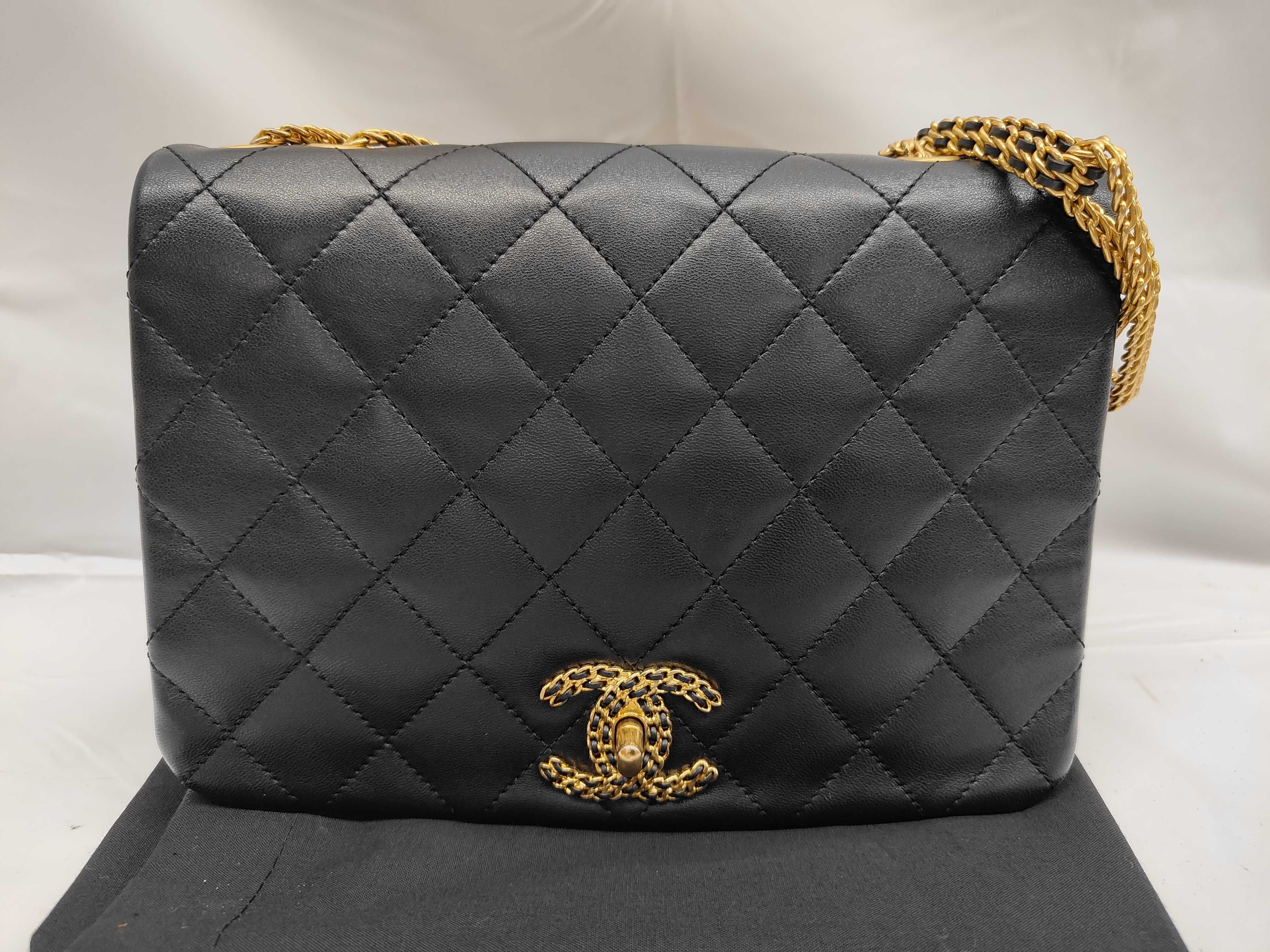 Matelassé Chain Wallet, Black Lambskin, Chain Coco Mark, Gold Hardware, Shoulder Bag