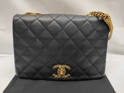 Matelassé Chain Wallet, Black Lambskin, Chain Coco Mark, Gold Hardware, Shoulder Bag