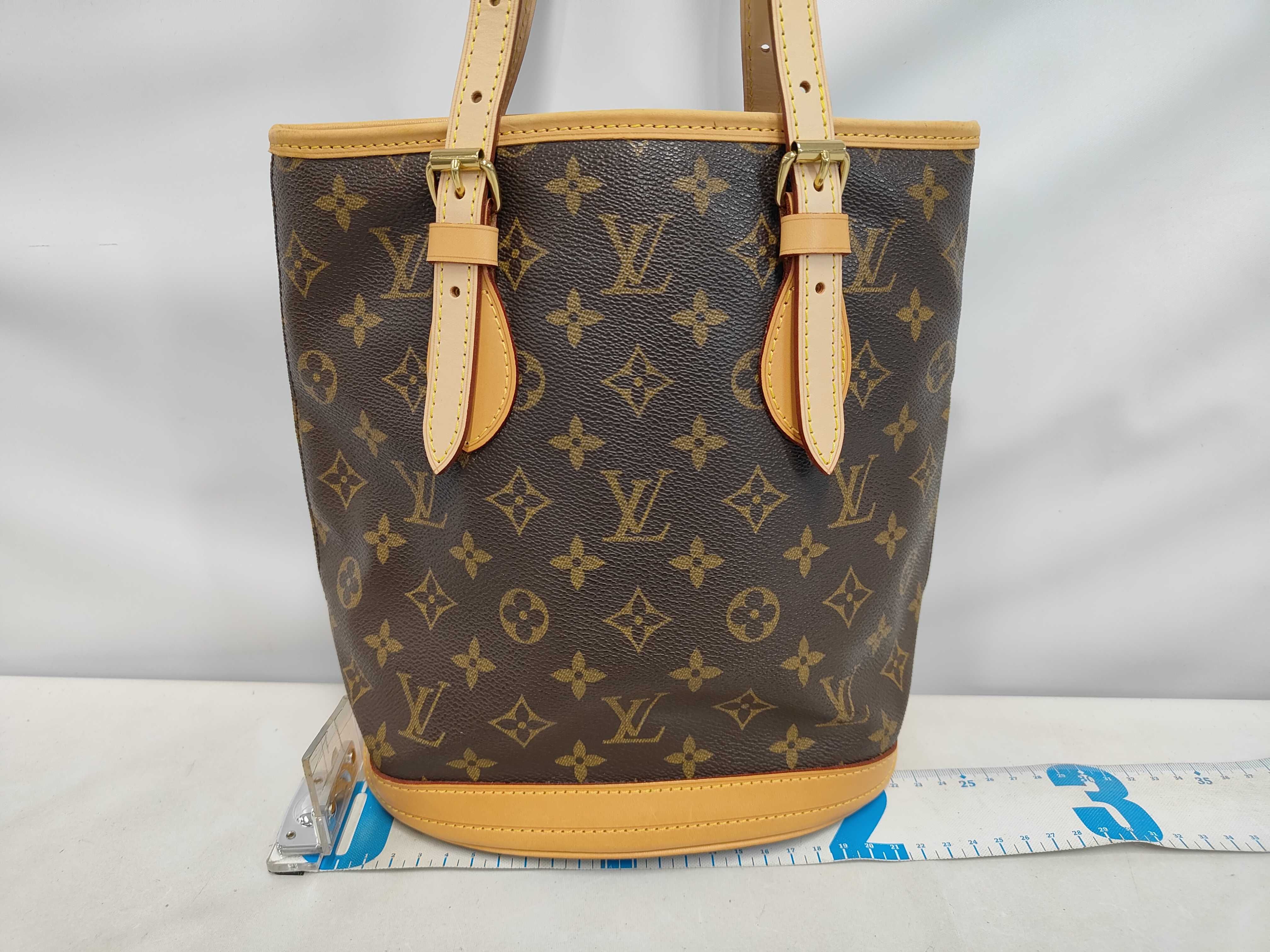 Monogram Bucket PM M42238 Shoulder Bag (No stickiness) — view 2
