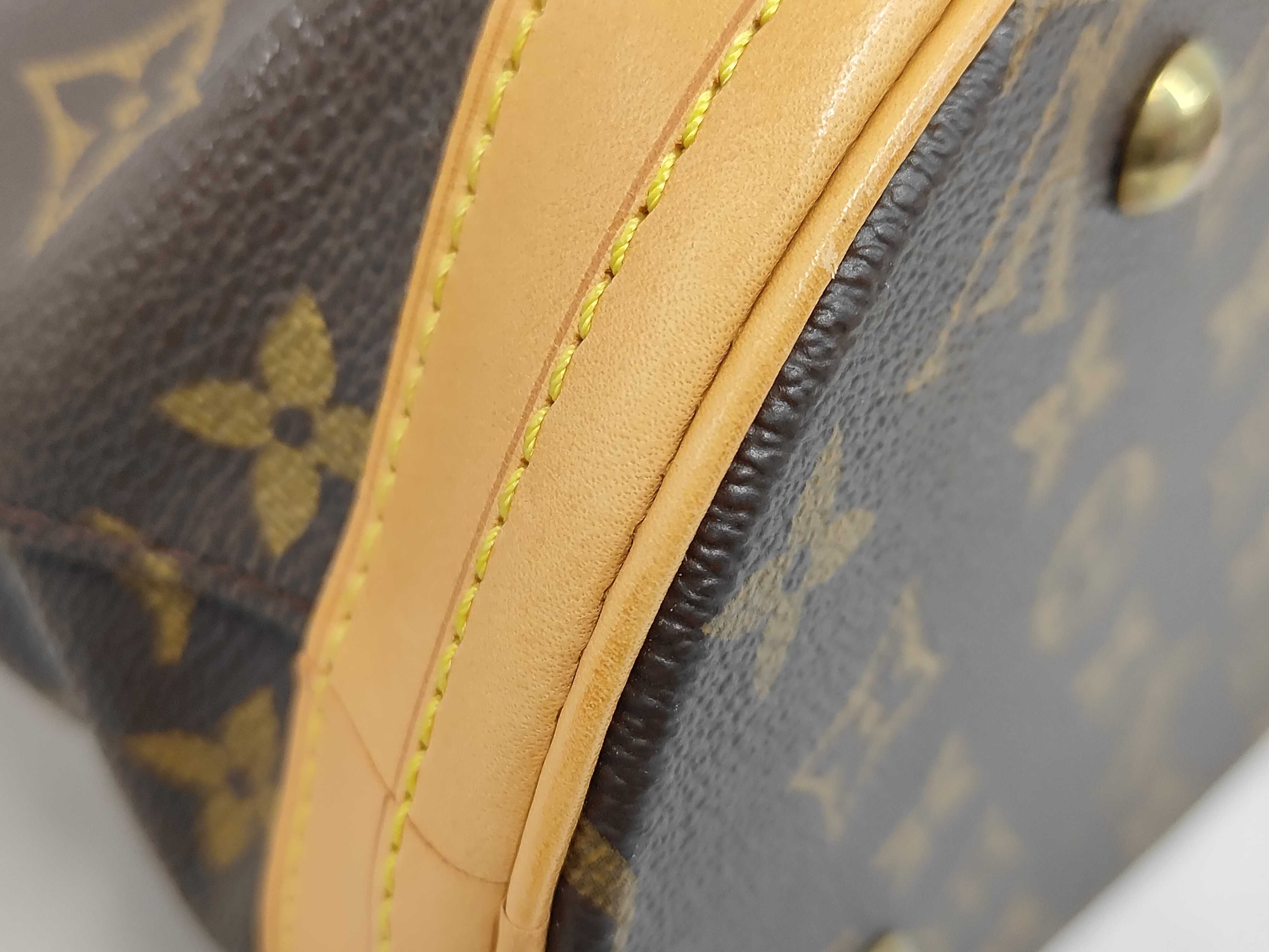 Monogram Bucket PM M42238 Shoulder Bag (No stickiness) — view 3