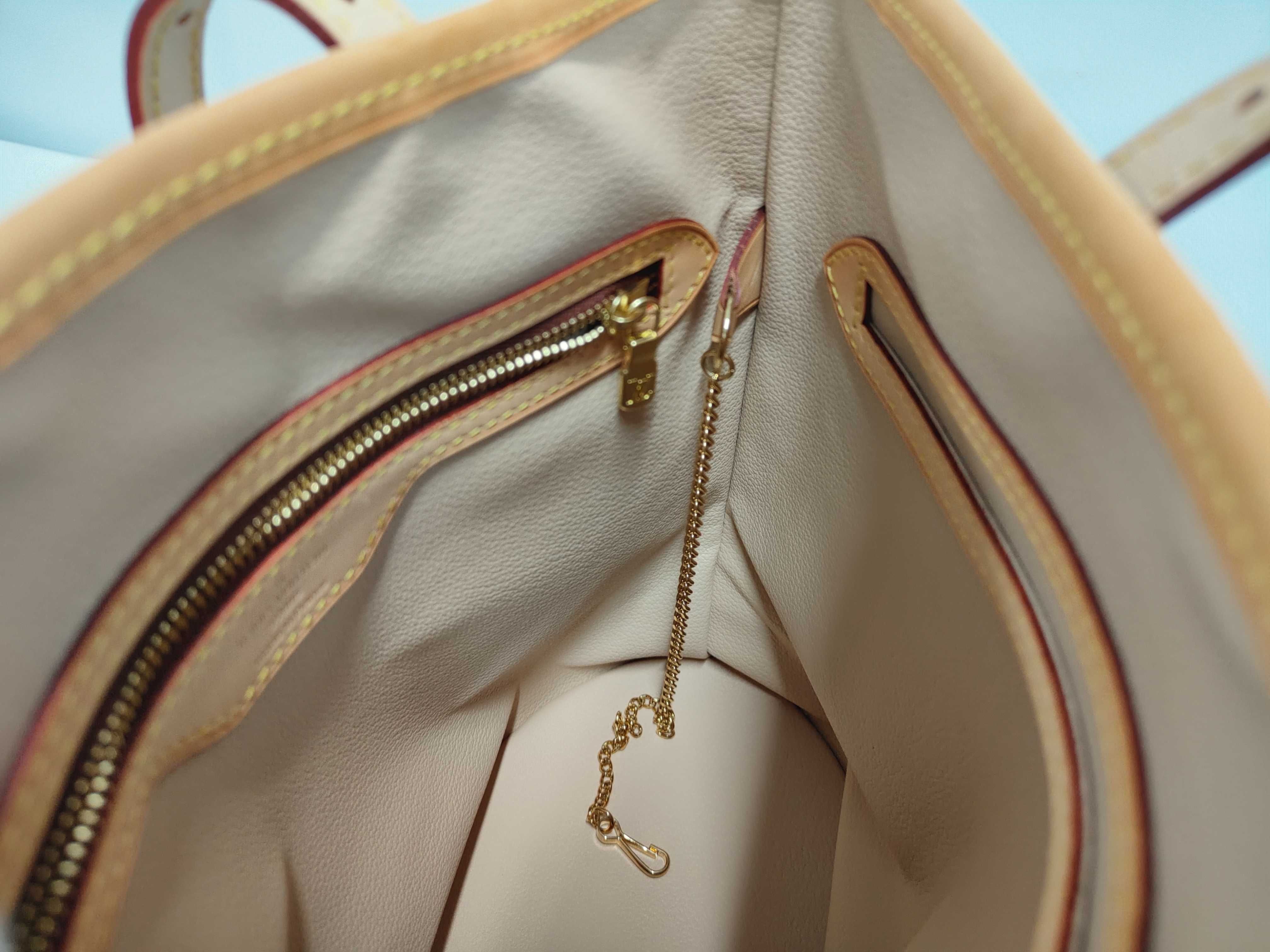 Monogram Bucket PM M42238 Shoulder Bag (No stickiness) — view 9