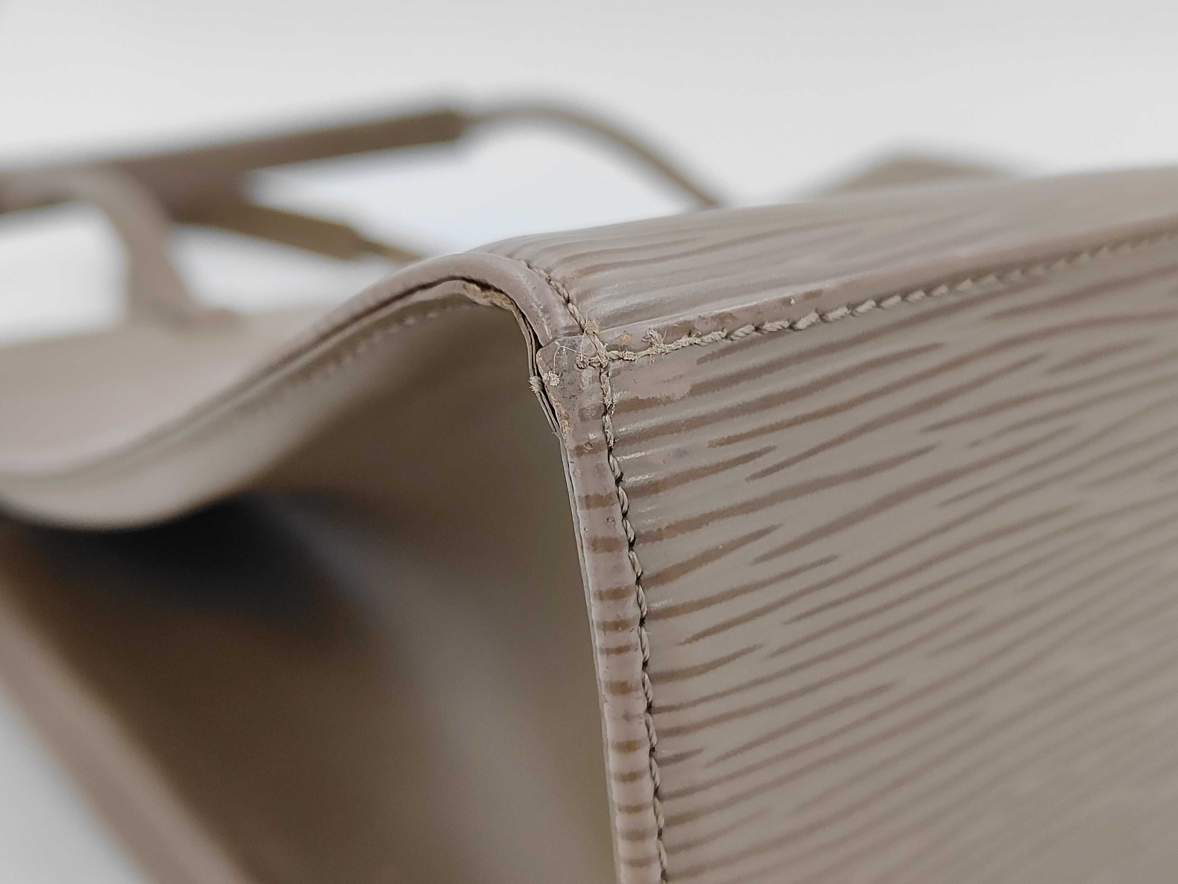 Epi Croisette PM Pepper M5249C LB1000 Shoulder Bag (with dust bag) — view 7